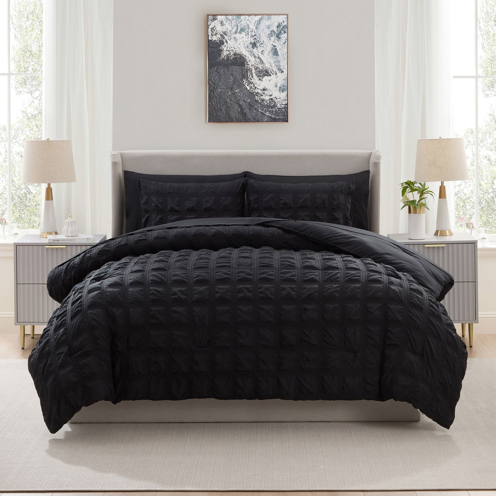 Hypoallergenic Cloud Queen Comforter Set, Seersucker Queen Size Comforter Set, 7-Pc All Season Bedding Comforter Set, Black - All-Season Down Alternative Comforter Insert Detail