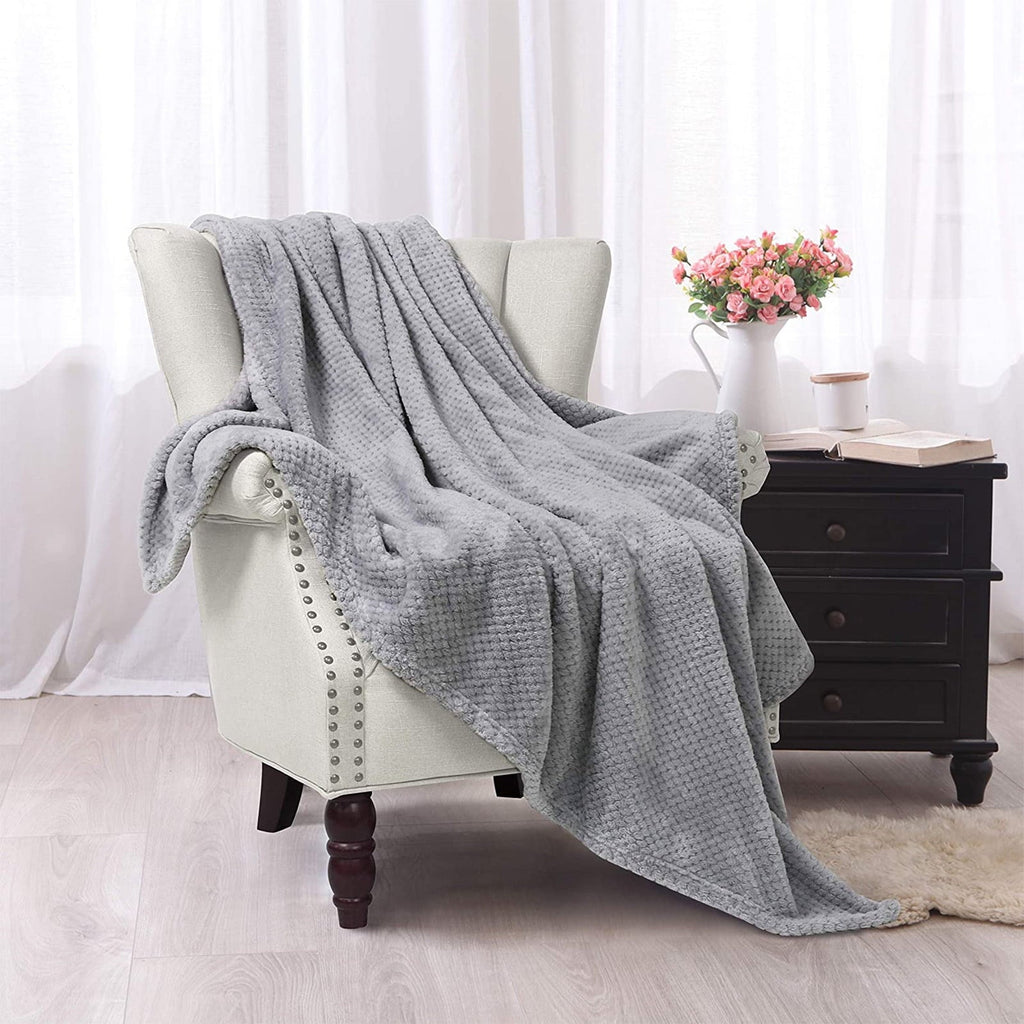 Decorative Knitted Waffle Textured Extra Large Fleece Blanket, Super Soft and Warm Throw Blanket for Couch, Sofa and Bed (Light Grey, 50... - Super Soft Reversible Sherpa Flannel Blanket Detail