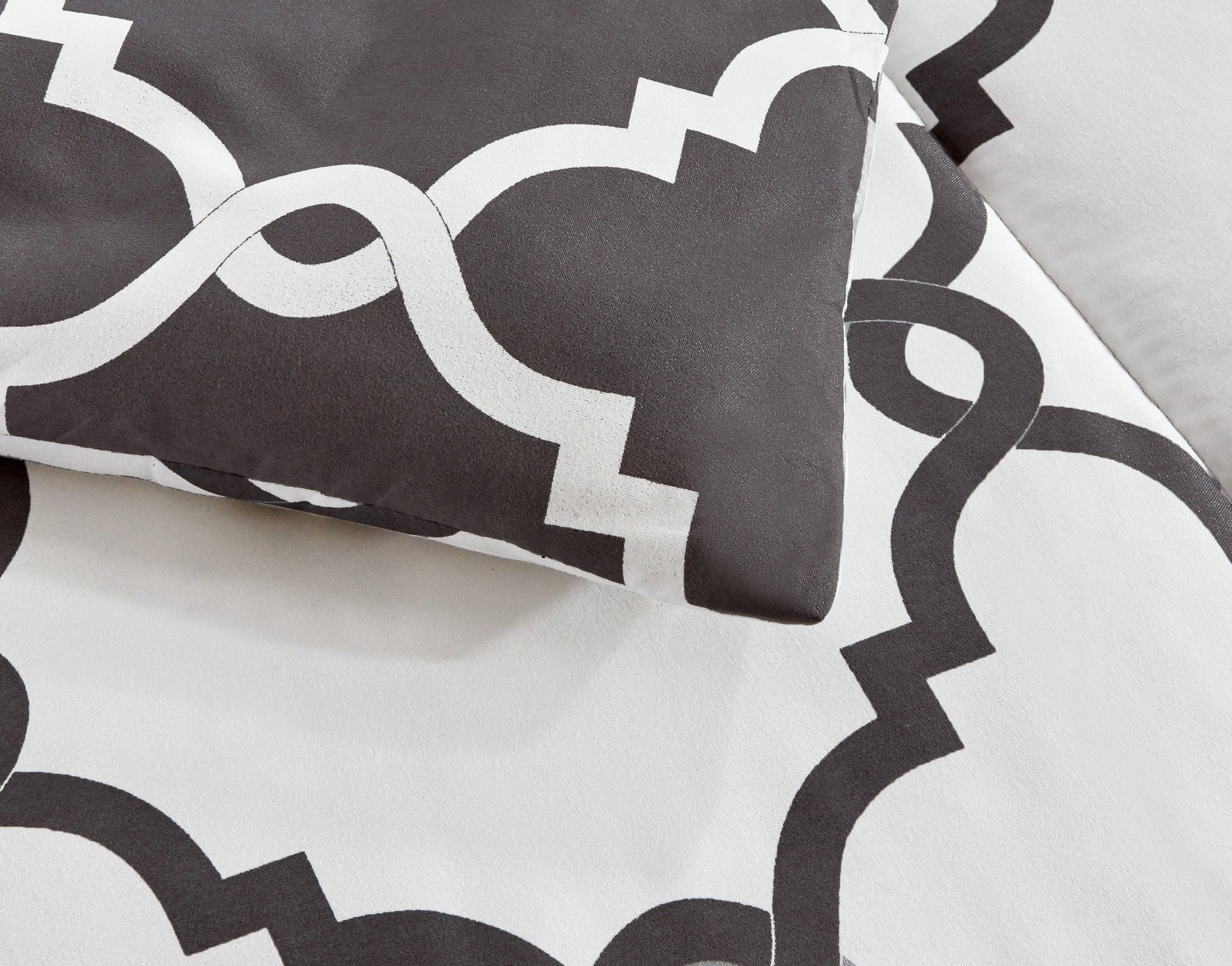 All-Season 4 Piece Geometric Twin Comforter Set - Polyester Filling Reversible Washable Comforter Set - All-Season Down Alternative Comforter Insert Detail