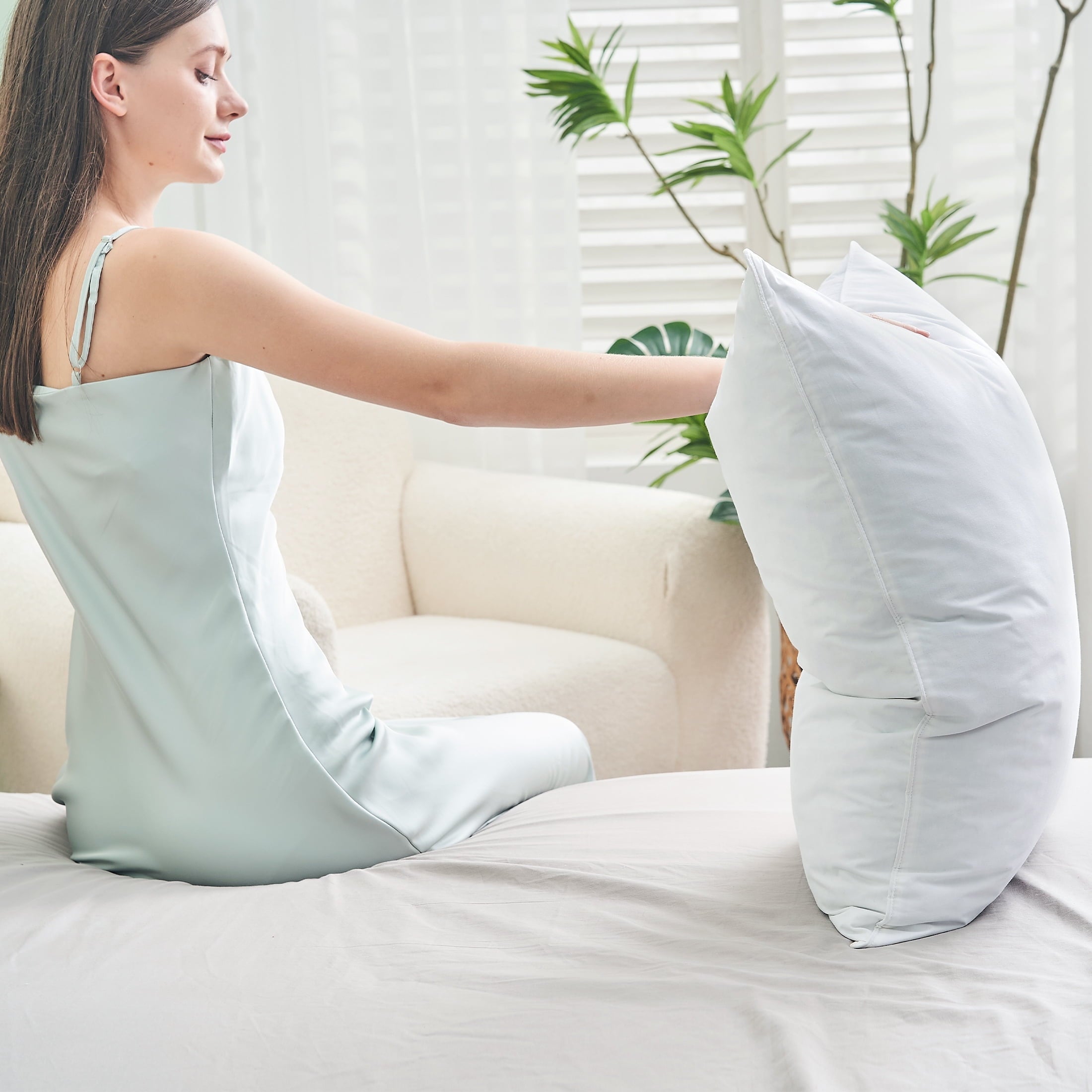 Decorative Plump Goose Feather Down Pillows for Sleeping,Luxury Hotel Collection Queen Size Soft Bed Pillow,1 Pack,Queen (20.2" x 28.2") - Orthopedic Shredded Foam Bed Pillow Set Detail