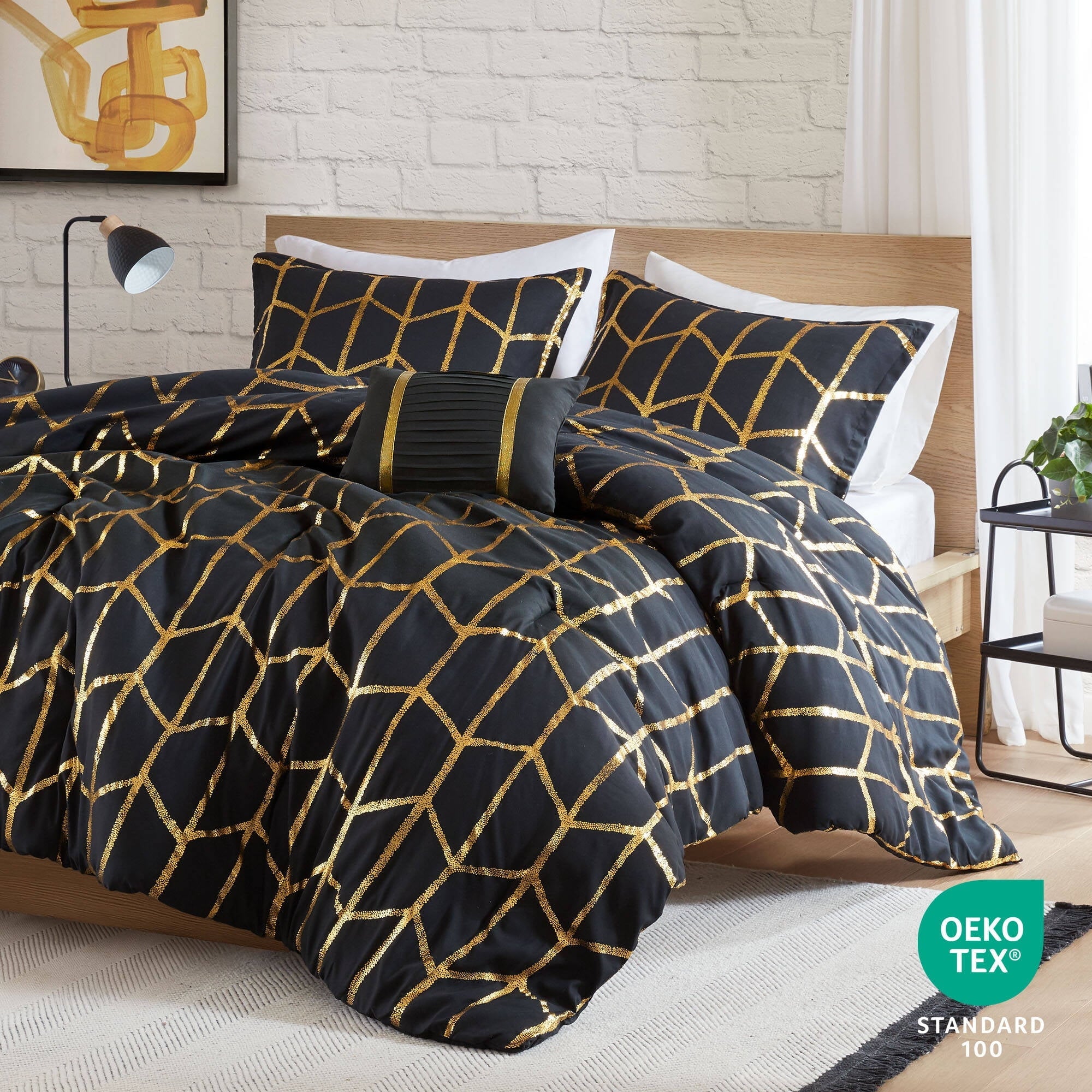 Heavyweight Warmth Full/Queen Size Comforter Set, 4-Piece Bedding Set for All Seasons, Geometric Metallic Comforter Bed Set with Decor P... - Luxurious Quilted Duvet Cover Set Detail