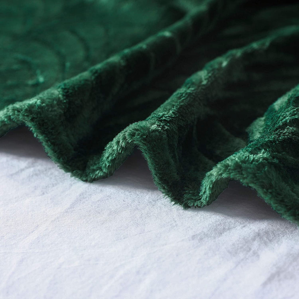 Reversible Sherpa Fleece Throw Blanket for Couch, Soft Fluffy Sofa Bed Blanket with Vintage Pattern for All Season, Warm and Lightweigh... - Lightweight Plush Warm Blanket for All Seasons Detail