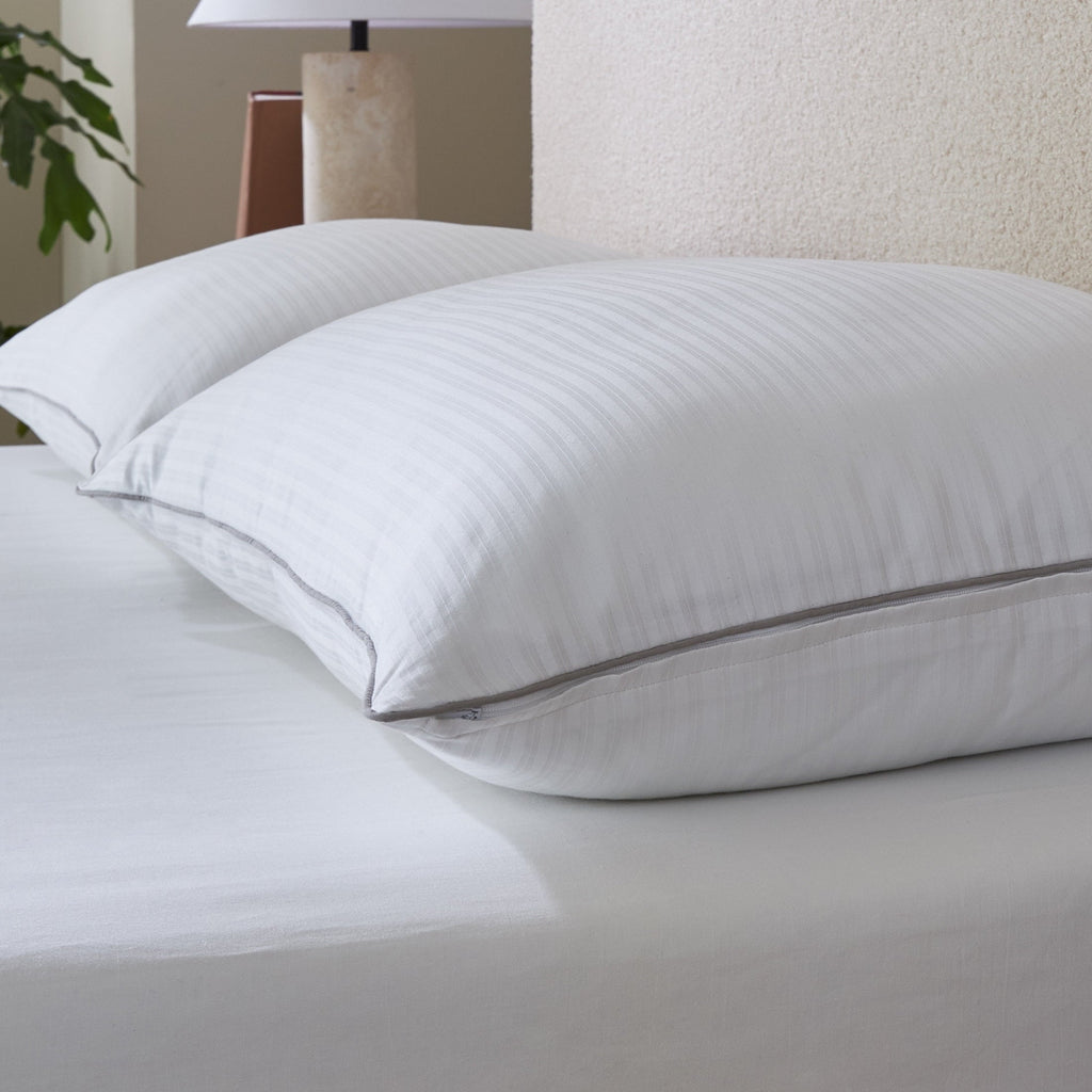 Orthopedic Support Down Alternative Bed Pillow, Standard/Queen - Ergonomic Memory Foam Pillow for Neck Pain Support Detail