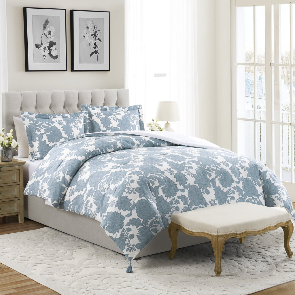 All-Season Veronica 3-Piece Blue Floral Cotton Slub Comforter Set, King - Luxurious Quilted Duvet Cover Set Detail