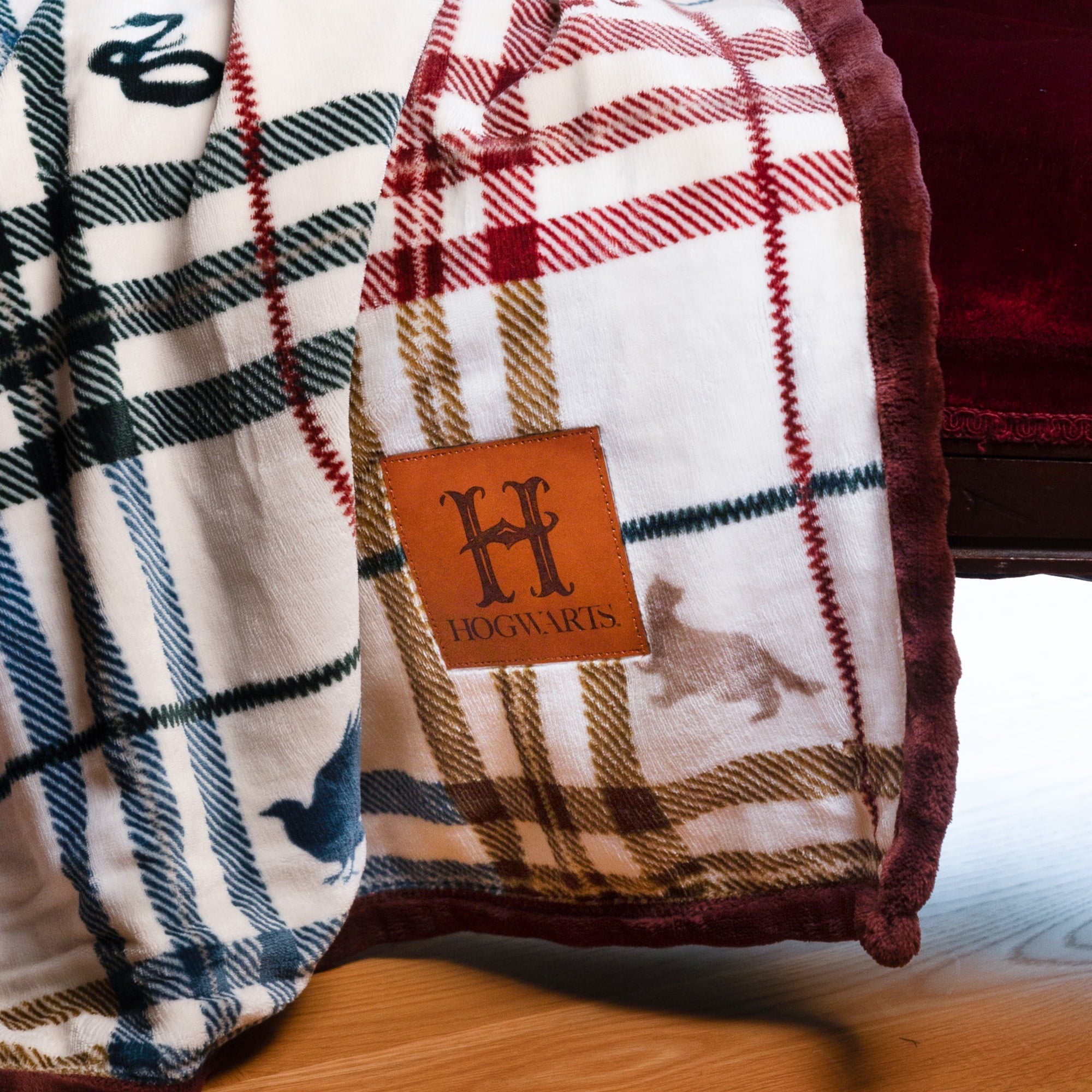 Decorative Knitted Academic Plaid Tartan Crest with Faux Leather Patch and Milky Mink Reverse Throw, 60x70 inches - Super Soft Reversible Sherpa Flannel Blanket Detail