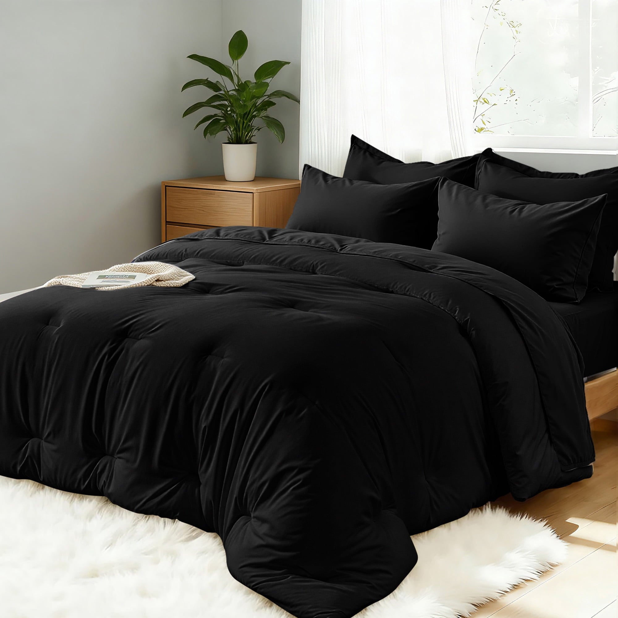 Hypoallergenic Cloud 5-Piece Bed in Bag - Twin Size Comforter Sets, Pillowcases & Sheet Collection for Cozy Bedding Sets Black - Cloud-Like Soft Lightweight Bed Comforter Detail