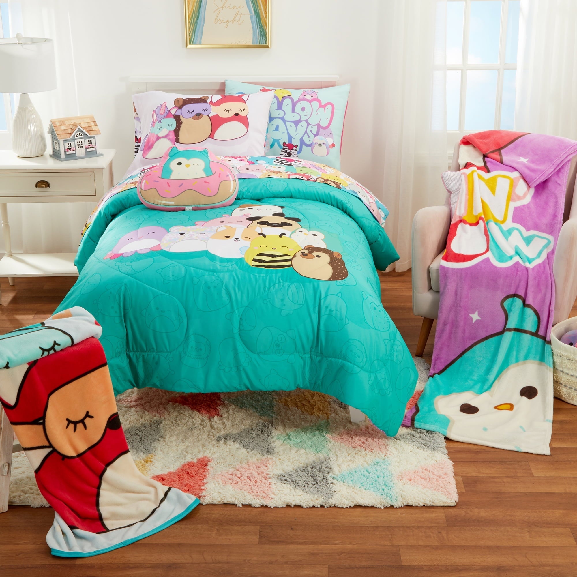 All-Season Squishmallows Kids 2 Piece Teal Blue Reversible Comforter and Pillowcase set, Twin/full - All-Season Down Alternative Comforter Insert Detail