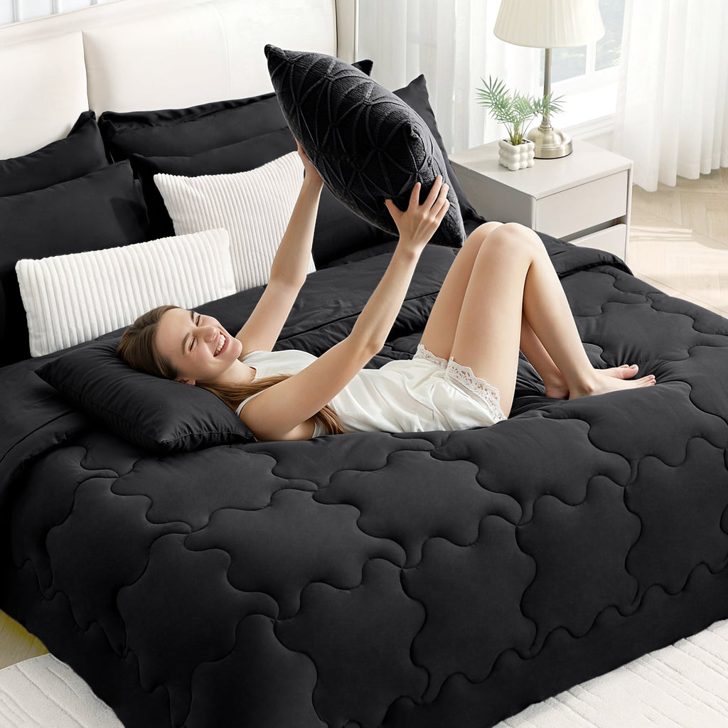 All-Season 7 Pieces Comforter Set Full，Bed in A bag，All Seasons Bedding sets with Comforter,Fitted Sheet,Flat Sheet,Pillowcases ... - Luxurious Quilted Duvet Cover Set Detail