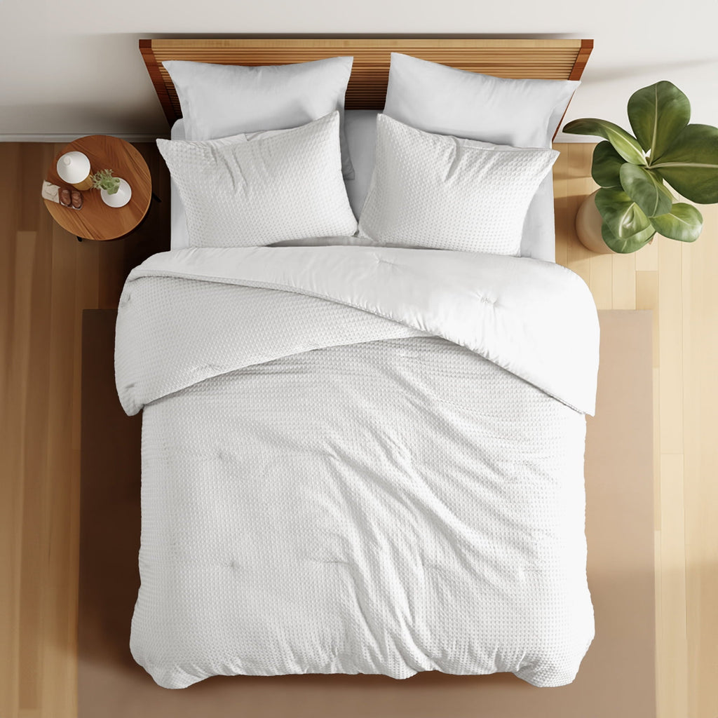 Hypoallergenic Cloud Comforter Sets Twin/Twin-XL, 2 Piece Soft Bedding Sets, Off-White Comforter Bed Set with Pillow Shams - All-Season Down Alternative Comforter Insert Detail