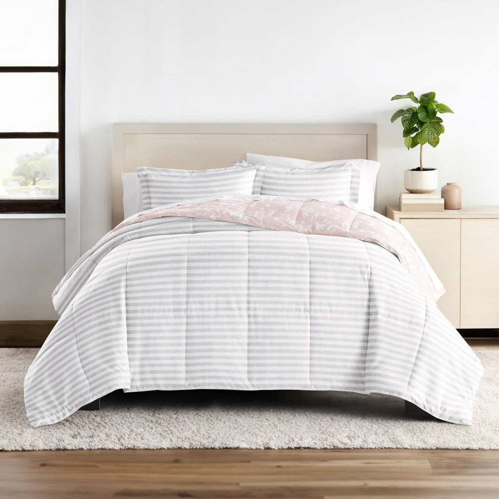 Fluffy Down Alternative All Season Ultra Soft Comforter Set Lightweight Bedding in Pressed Flowers for Full/Queen Size - All-Season Down Alternative Comforter Insert Detail