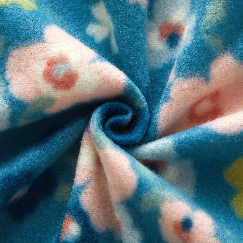 Cozy Fleece Cozy Fleece Throw Blanket Delightful Floral 50" x 60", All Ages - Super Soft Reversible Sherpa Flannel Blanket Detail
