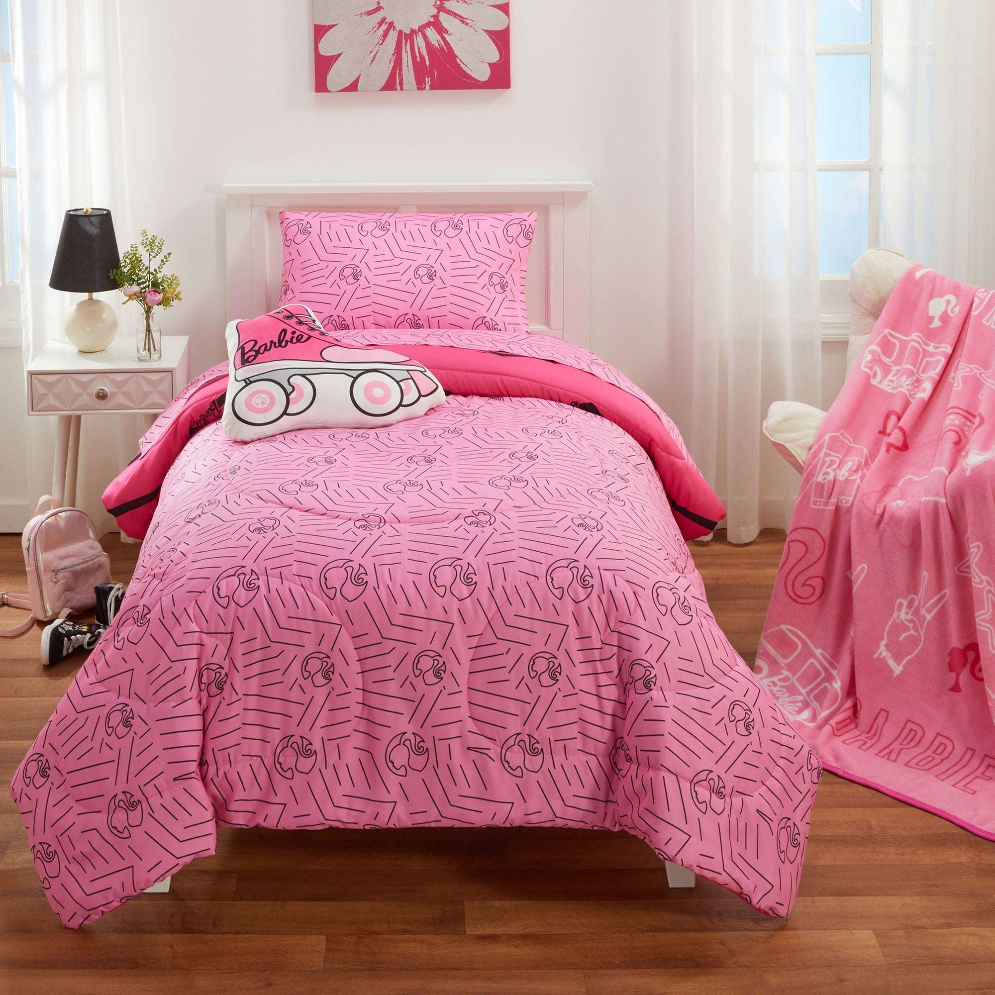 Heavyweight Warmth Kids 2 Piece Pink Black Chevron Reversible Comforter and Pillowcase set, Twin/full - All-Season Down Alternative Comforter Insert Detail