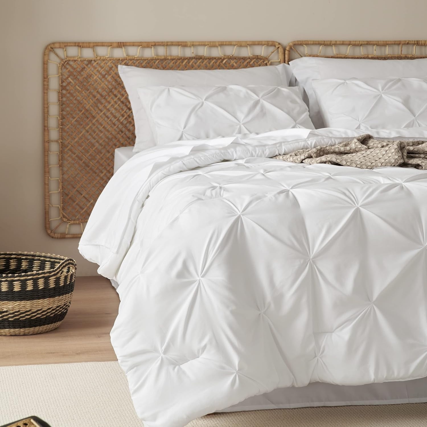 Luxurious Quilted White Queen Comforter Set- 7 Pieces Pintuck Bedding Set with Comforters, Sheets, Pillowcases & Shams - Hypoallergenic Ultra-Fluffy Quilt for Winter Detail