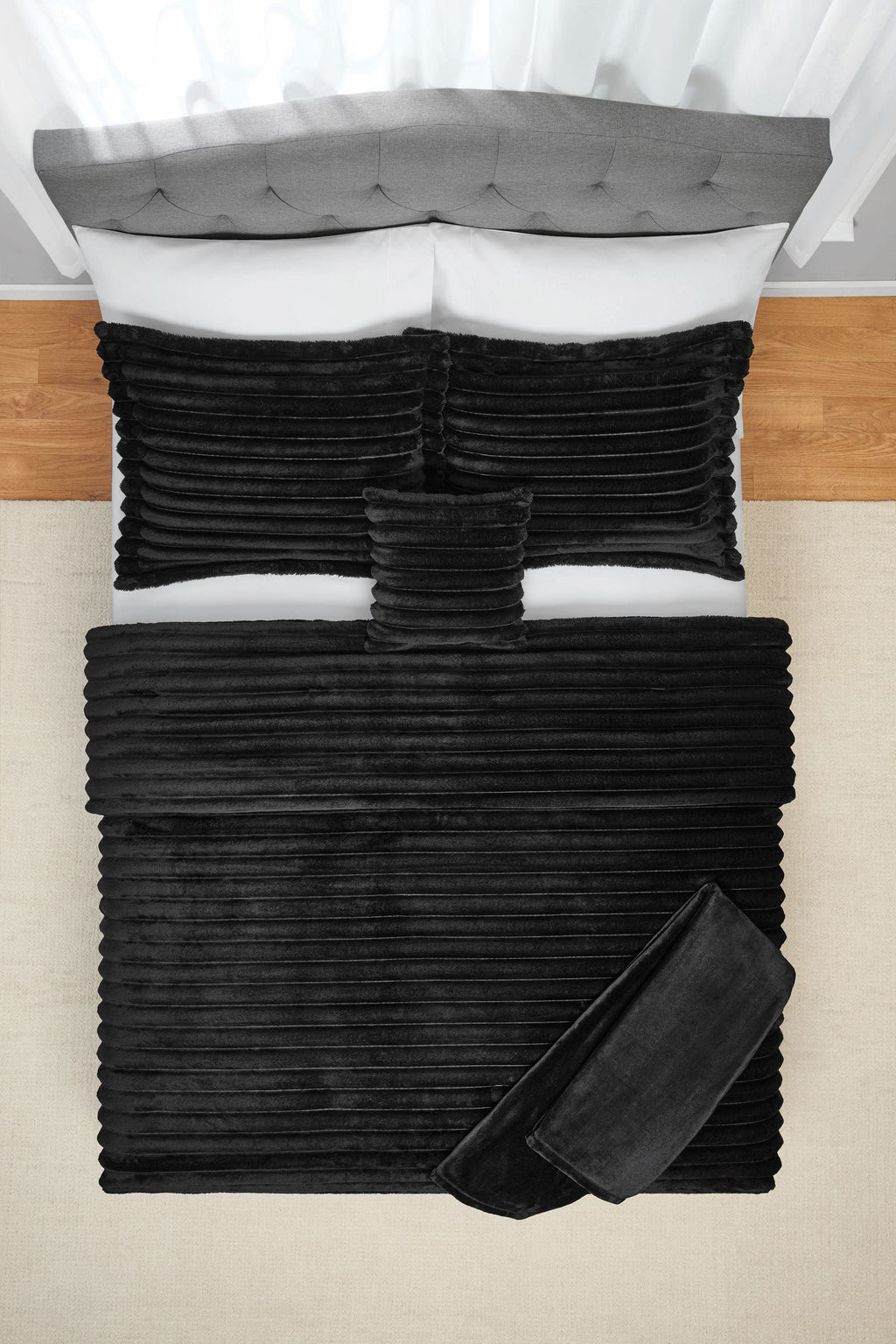 Fluffy Down Alternative Full/Queen Comforter Set, All-Season, 5-Piece, Black Cozy Plush - Cloud-Like Soft Lightweight Bed Comforter Detail