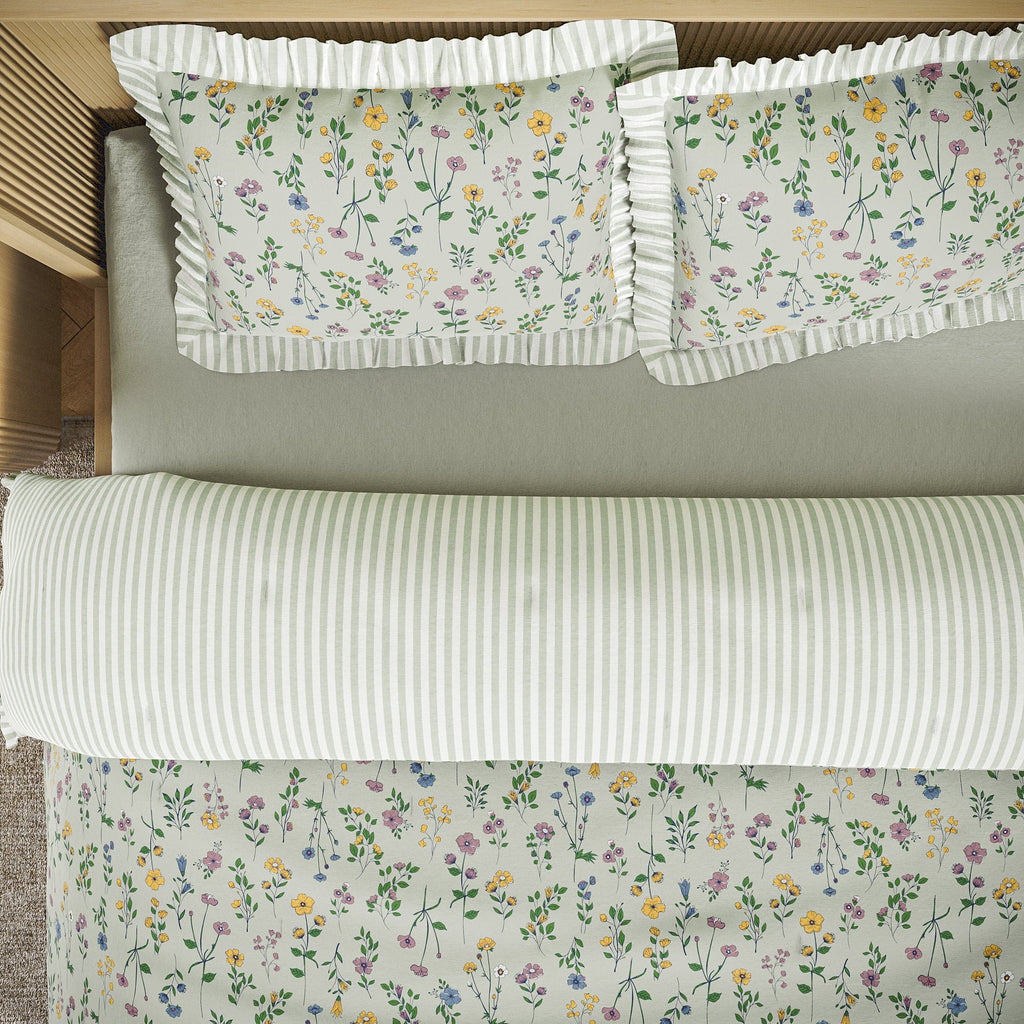 Luxurious Quilted 100% Cotton Botanical 3-Piece Sage Green Comforter Set, Full/Queen - Luxurious Quilted Duvet Cover Set Detail