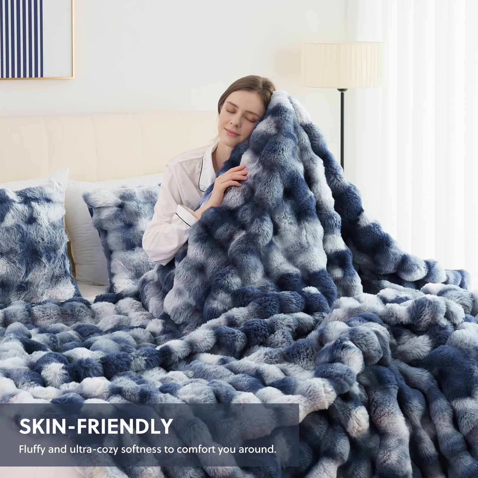 Super Soft Flannel Faux Fur Throw Blanket for Couch Luxury Fluffy Thick Bubble Blanket Warm Cozy Throw for Bedroom Living Room, 50" x 60... - Super Soft Reversible Sherpa Flannel Blanket Detail