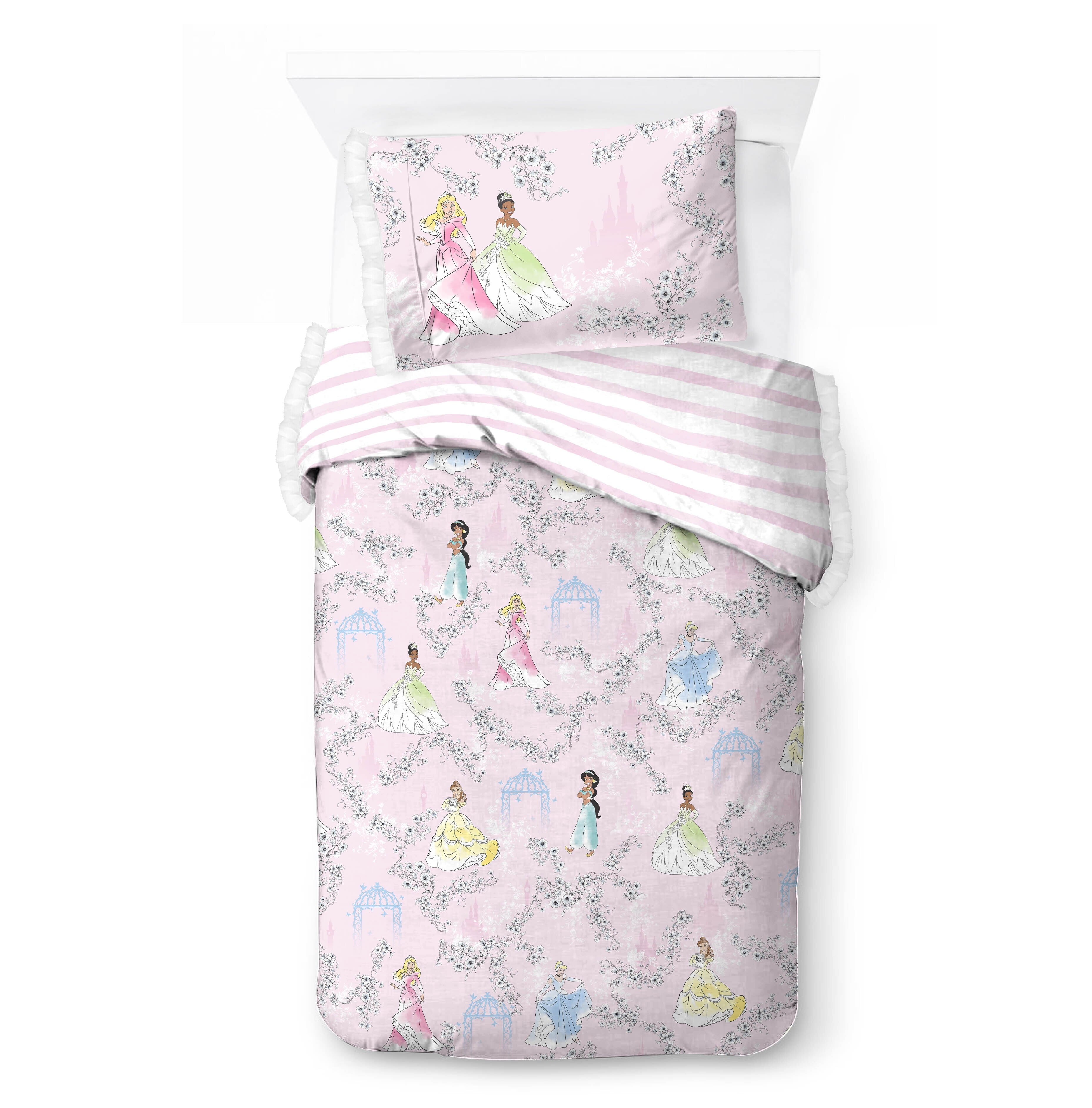 Hypoallergenic Cloud Princess Floral Gardens 2-Piece Twin/Full Reversible Comforter Set, Polyester Microfiber, Pink & White - All-Season Down Alternative Comforter Insert Detail