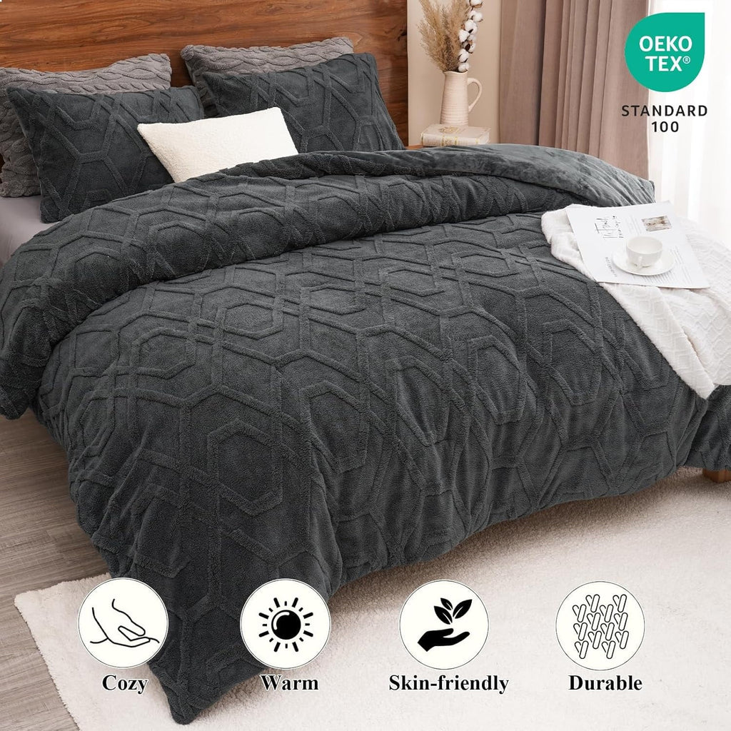 Hypoallergenic Cloud Warm Sherpa Fleece Queen Comforter Set, 3D Tufted Fluffy Dark Grey Bedding for Winter, Soft 3 Pieces Shaggy Bed Set, ... - Luxurious Quilted Duvet Cover Set Detail