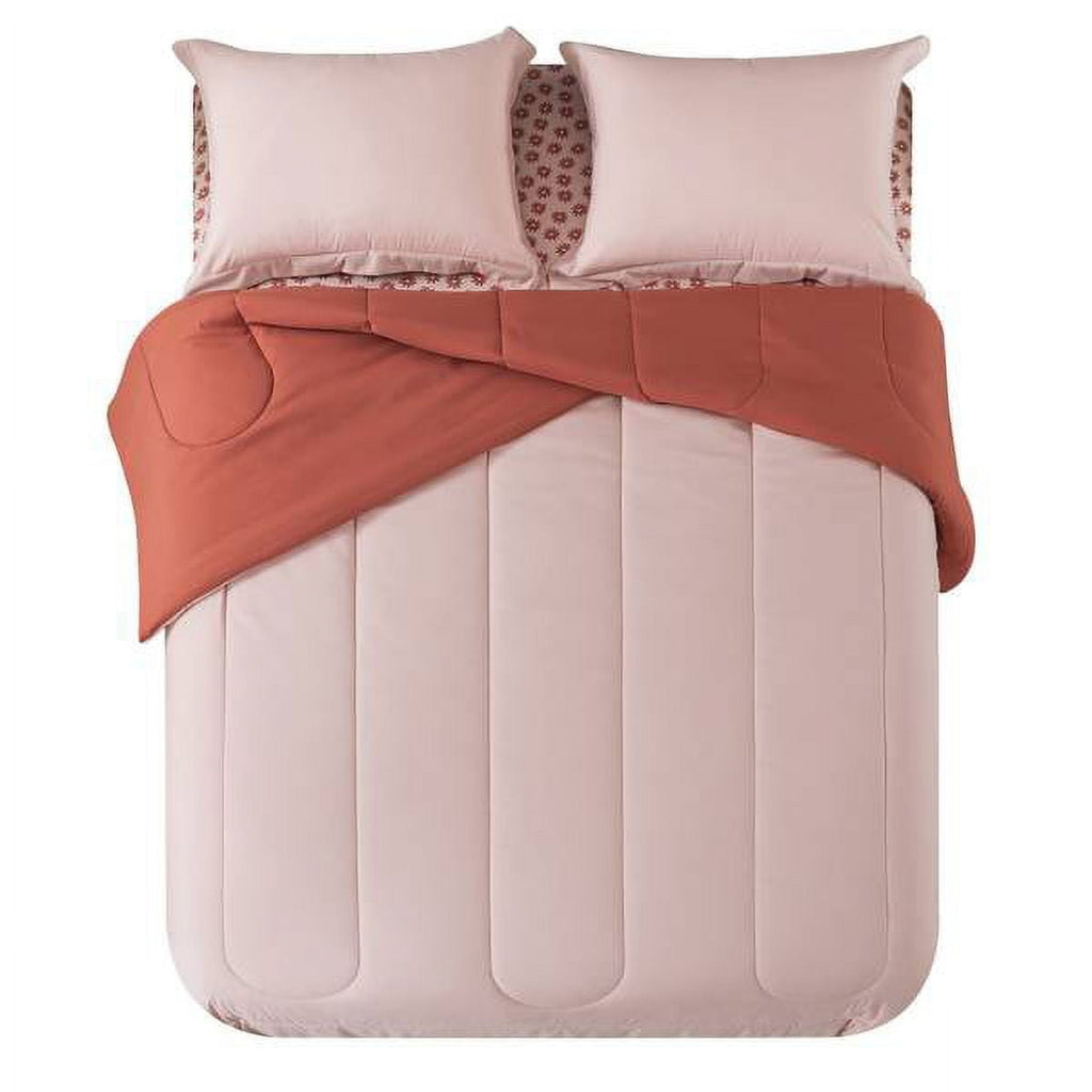 Luxurious Quilted 7-Piece Reversible Bed in a Bag Comforter Set with Sheets, Pink, Queen - Cloud-Like Soft Lightweight Bed Comforter Detail