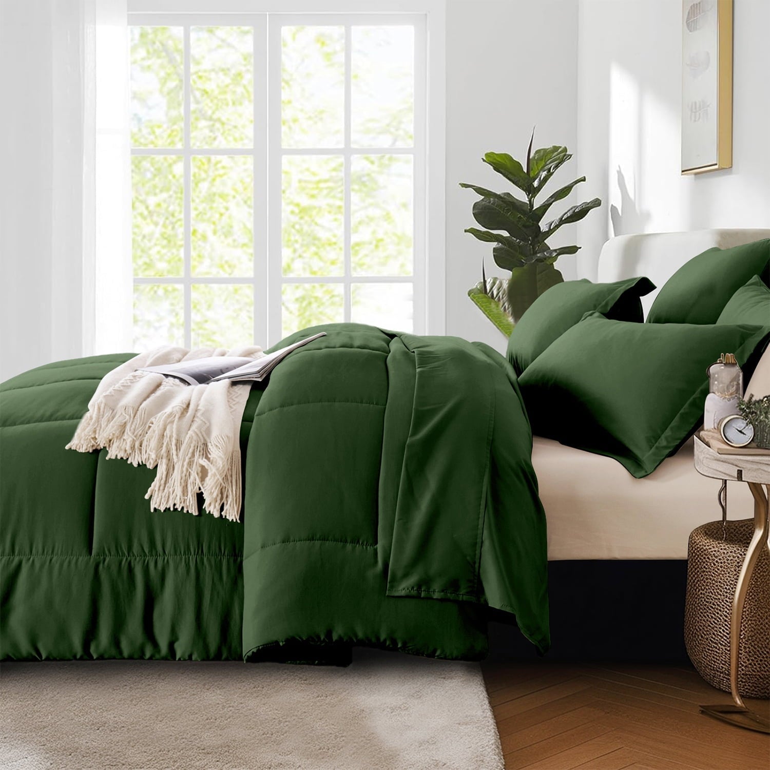 All-Season Queen Comforter Set Forest Green Bed in a Bag Queen Size 7 Pieces Soft Bed Set Lightweight Microfiber Green Bedding C... - Cloud-Like Soft Lightweight Bed Comforter Detail