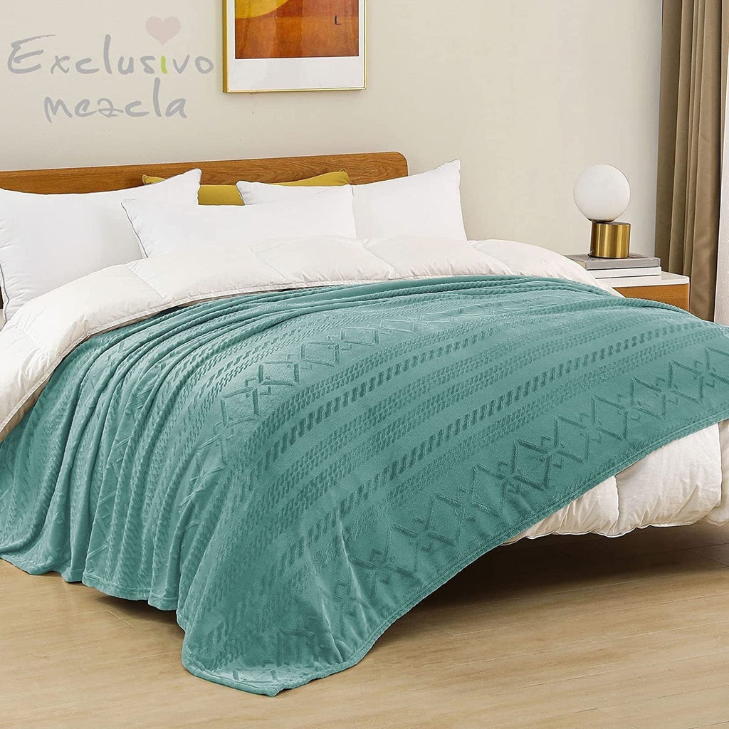 Lightweight Warm Queen Size Soft Bed Blanket, Warm Fuzzy Luxury Bed Blankets, Decorative Geometry Pattern Plush Throw Blanket for Bed,... - Cozy Fleece Throw Blanket for Couch & Bed Detail