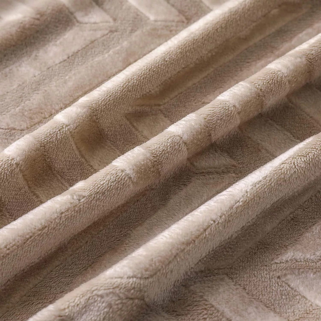 Cozy Fleece Soft Flannel Fleece Lightweight 50"x60" Throw Blanket, Brushed Chevron Design Fluffy Plush Cozy Blanket for All Seaso... - Lightweight Plush Warm Blanket for All Seasons Detail