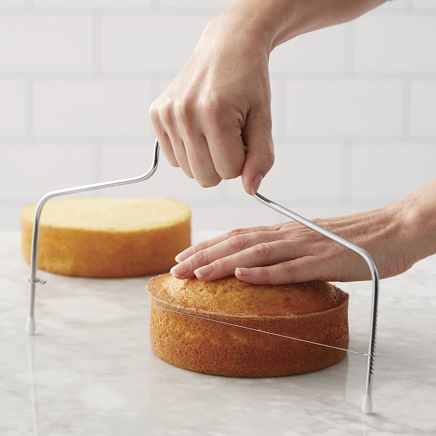 Innovative for 10-inch Cakes with Adjustable Height - Kitchen Gadget Tool for Quick Food Prep Detail
