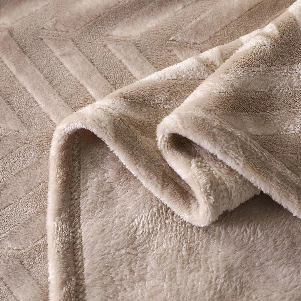 Cozy Fleece Soft Flannel Fleece Lightweight 50"x60" Throw Blanket, Brushed Chevron Design Fluffy Plush Cozy Blanket for All Seaso... - Lightweight Plush Warm Blanket for All Seasons Detail