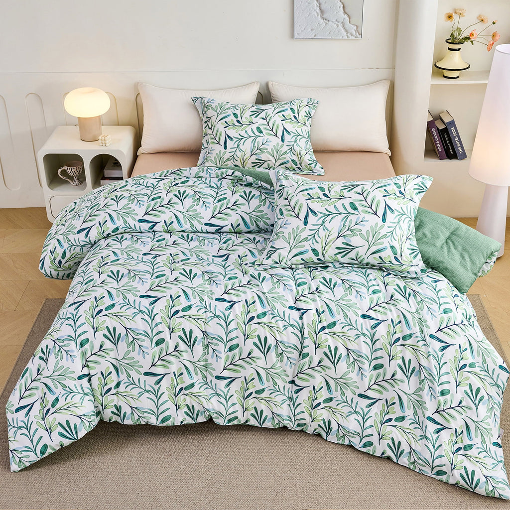Fluffy Down Alternative 3-Piece Floral Comforter Set King Size, Green and White Botanical, Soft Microfiber All-Season Bedding for Adults & Teens - Cloud-Like Soft Lightweight Bed Comforter Detail