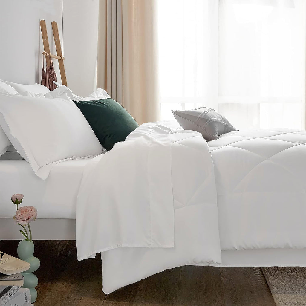 Luxurious Quilted Comforter Set 7-Piece Bed in a Bag - Adult, White, Queen - Hypoallergenic Ultra-Fluffy Quilt for Winter Detail