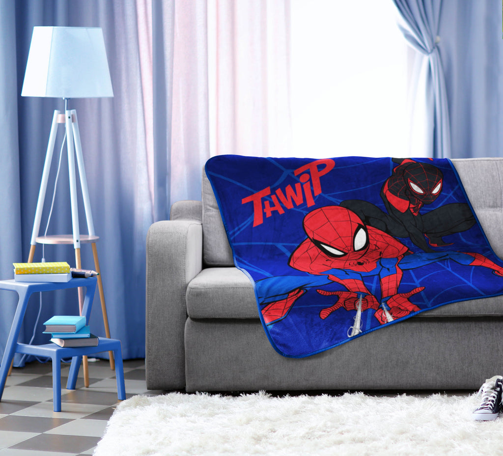 Super Soft Flannel Kids Throw Blanket, 46 x 60, Microfiber, Blue, Marvel - Lightweight Plush Warm Blanket for All Seasons Detail