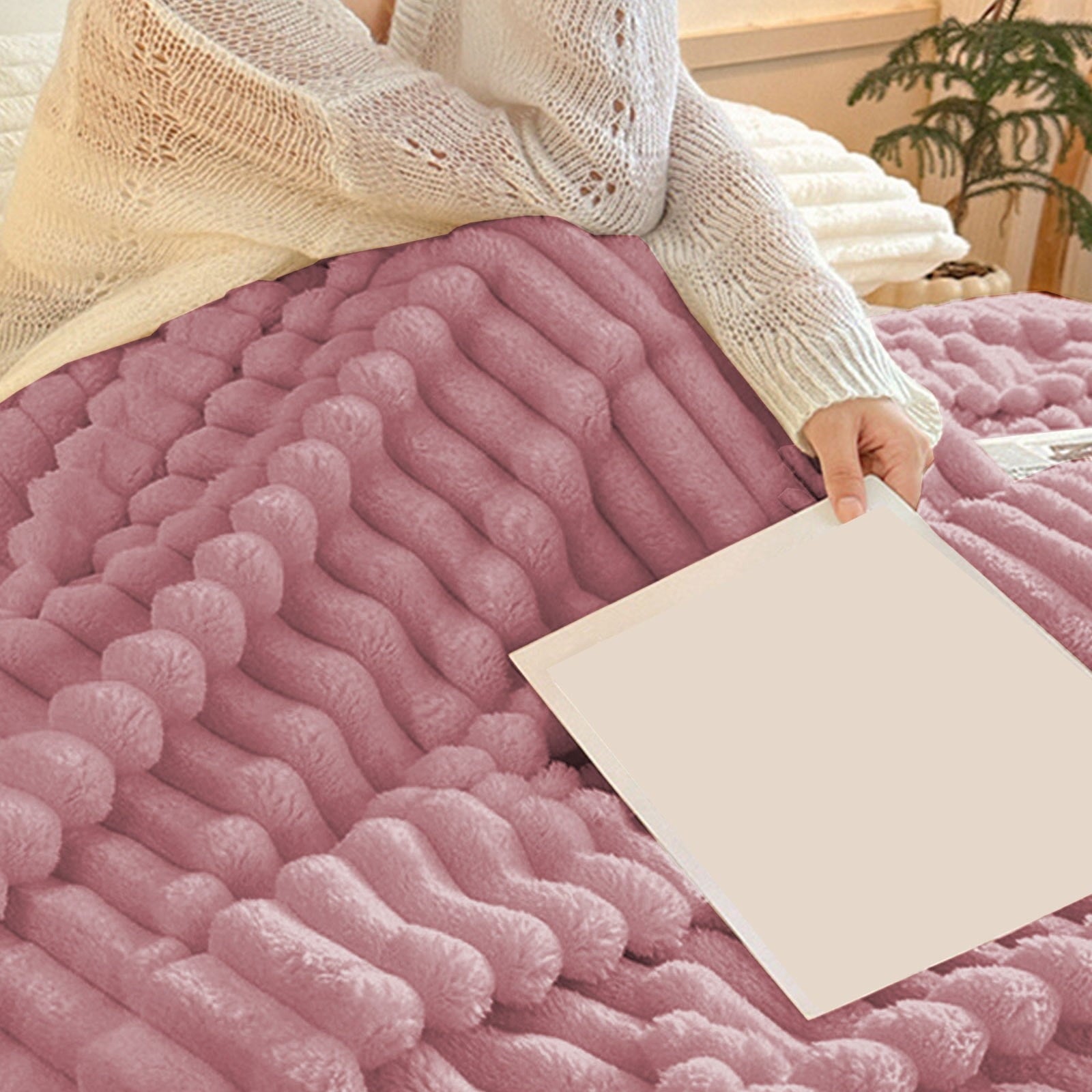 Reversible Sherpa Faux Fur Throw Blanket for Couch, Soft and Thick Double Layer Throw Blanket, Lightweight Plush Fuzzy Luxury Winter Bl... - Super Soft Reversible Sherpa Flannel Blanket Detail