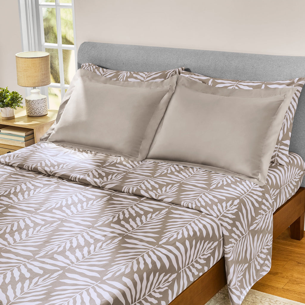 Luxurious Quilted All in One Reversible Comforter and Sheet Set- 7 Piece, Queen, Beige Palm - Hypoallergenic Ultra-Fluffy Quilt for Winter Detail