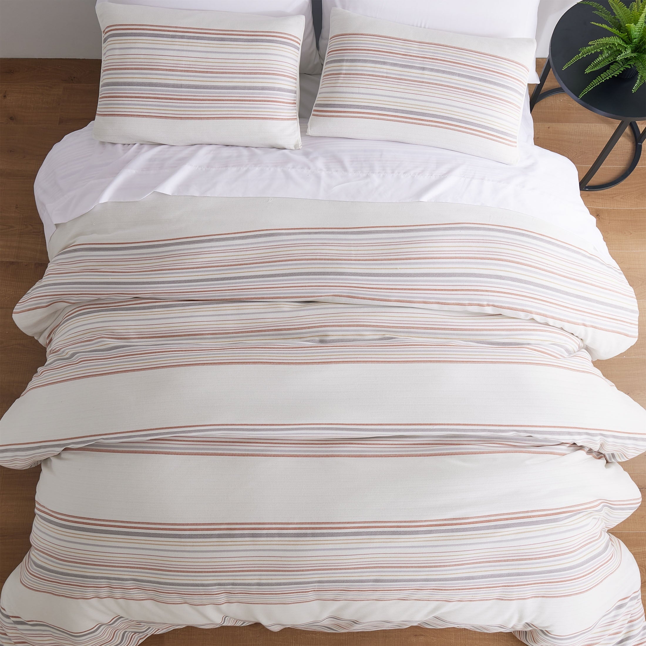 Heavyweight Warmth 3-Piece Red Yarn Dye Stripe Comforter Set, Full/Queen - Luxurious Quilted Duvet Cover Set Detail