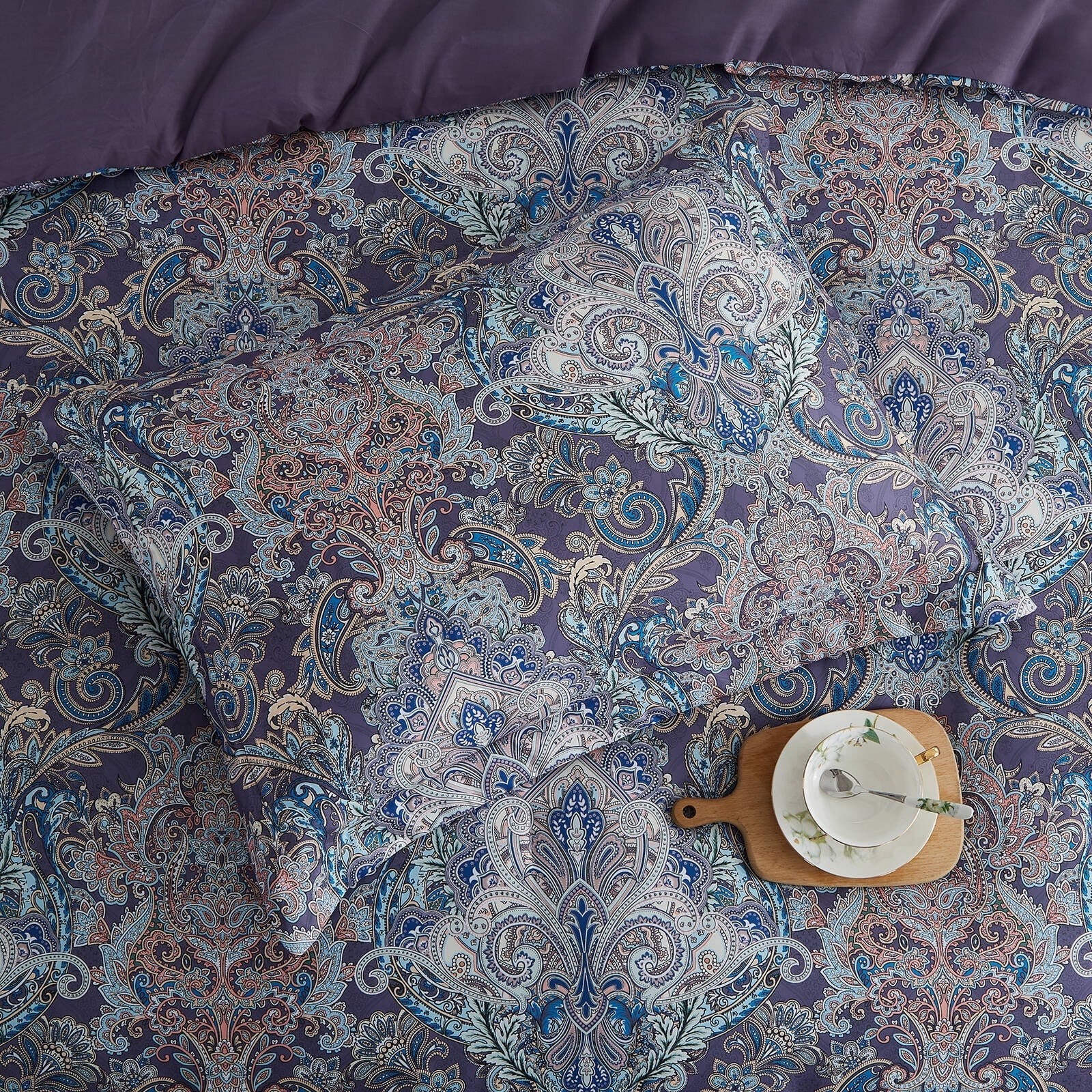 All-Season Boho Paisley Print Luxury Comforter Bed in a Bag Set Queen Size, Vintage Floral Medallions Microfiber Bedding Set - Hypoallergenic Ultra-Fluffy Quilt for Winter Detail