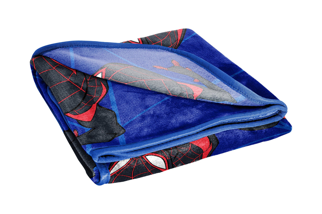 Super Soft Flannel Kids Throw Blanket, 46 x 60, Microfiber, Blue, Marvel - Lightweight Plush Warm Blanket for All Seasons Detail