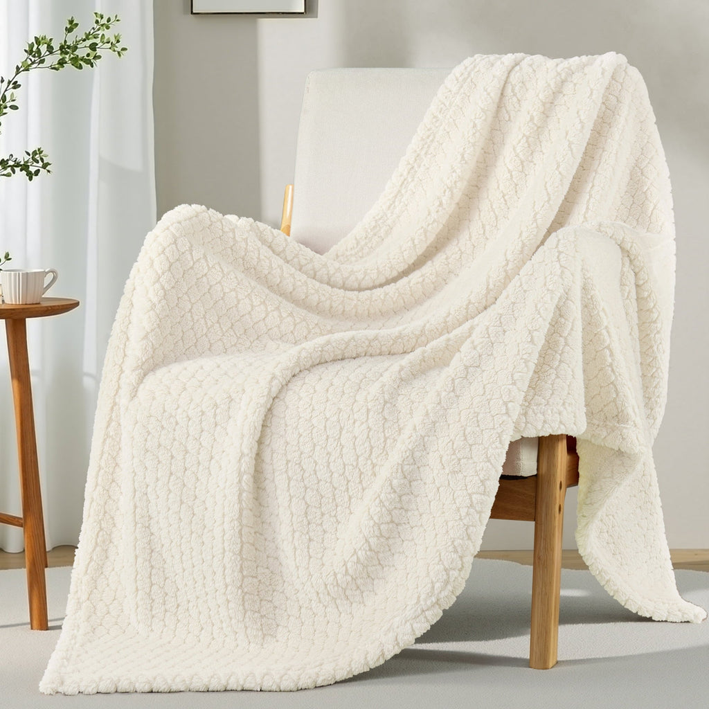 Super Soft Flannel Fleece Throw Blanket for Couch, Super Soft Jacquard Bed Blanket, Lightweight Fuzzy Warm for All Seasons, 50x60 Inches... - Super Soft Reversible Sherpa Flannel Blanket Detail