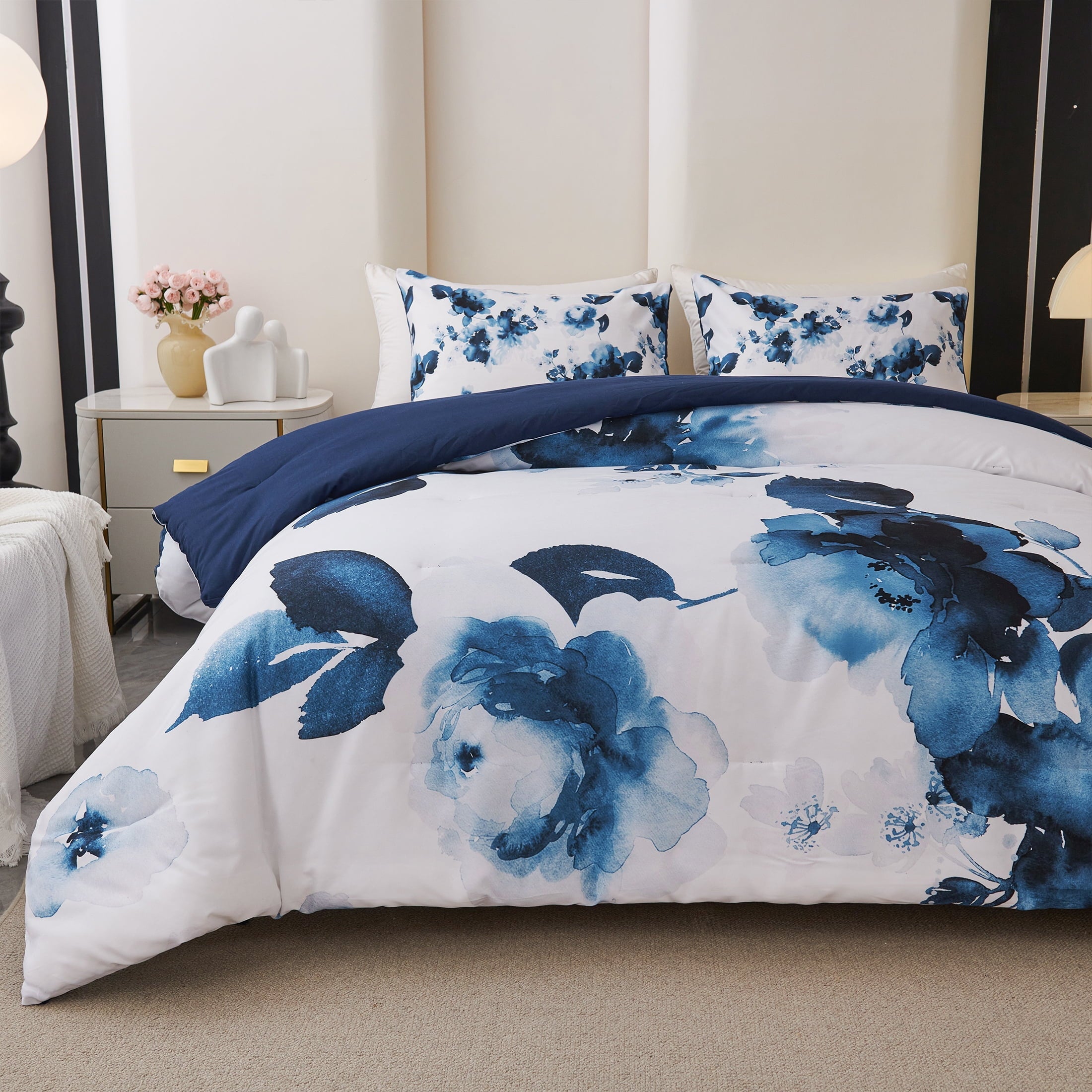 Luxurious Quilted 3 Pieces Blue and White Floral Comforter Set King Size, Flower Bedding with Watercolor Flowers Pattern for Women, Rev... - Cloud-Like Soft Lightweight Bed Comforter Detail