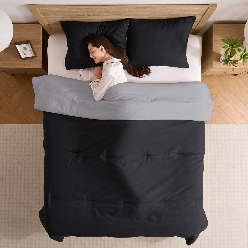 Heavyweight Warmth Comforter Sets, All Season Lightweight Reversible Queen Comforter Set, 3-Pc Bedding Sets, Black/Charcoal gray - Cloud-Like Soft Lightweight Bed Comforter Detail