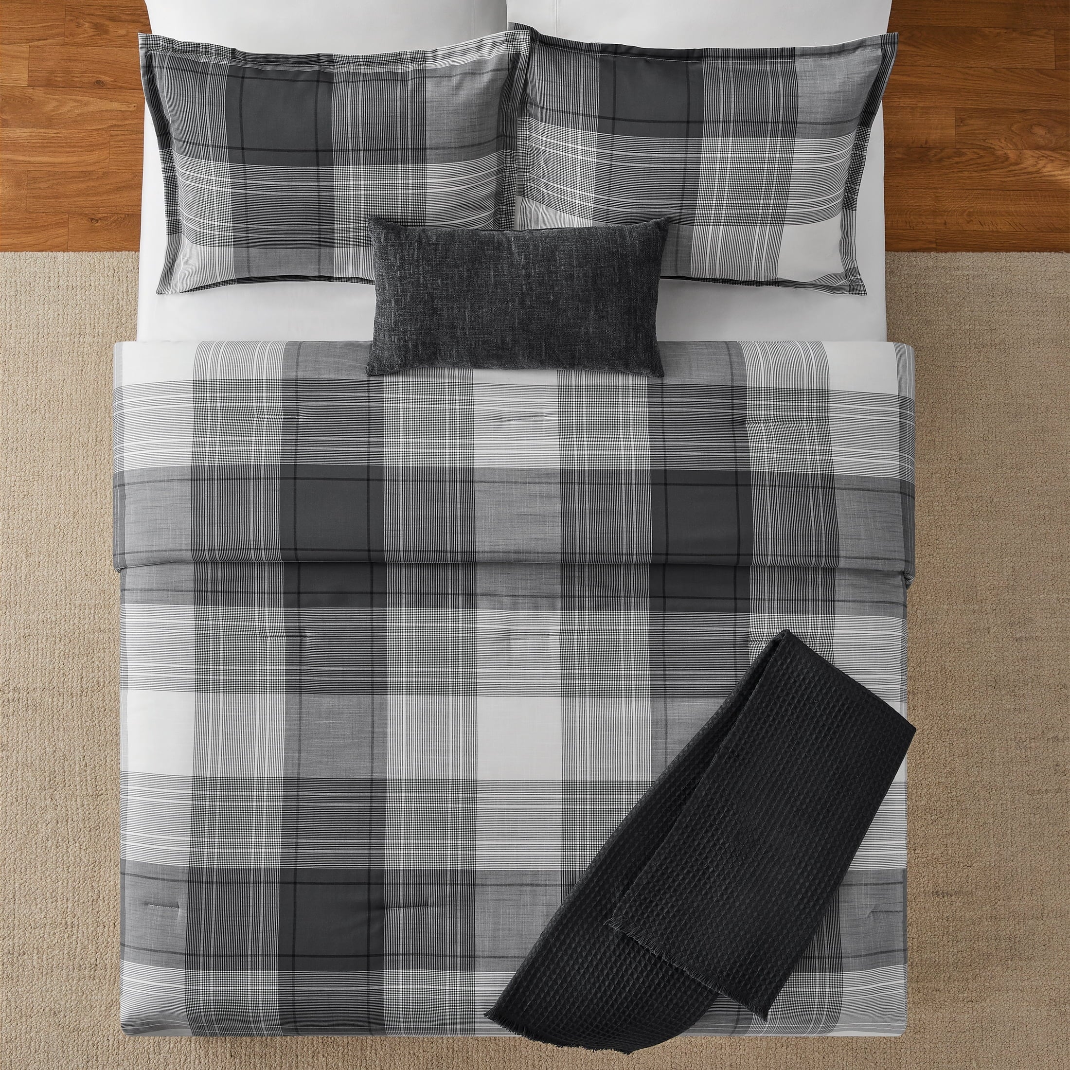 Hypoallergenic Cloud Full/Queen Comforter Set, All-Season, 5-Piece, Grey Plaid - Luxurious Quilted Duvet Cover Set Detail