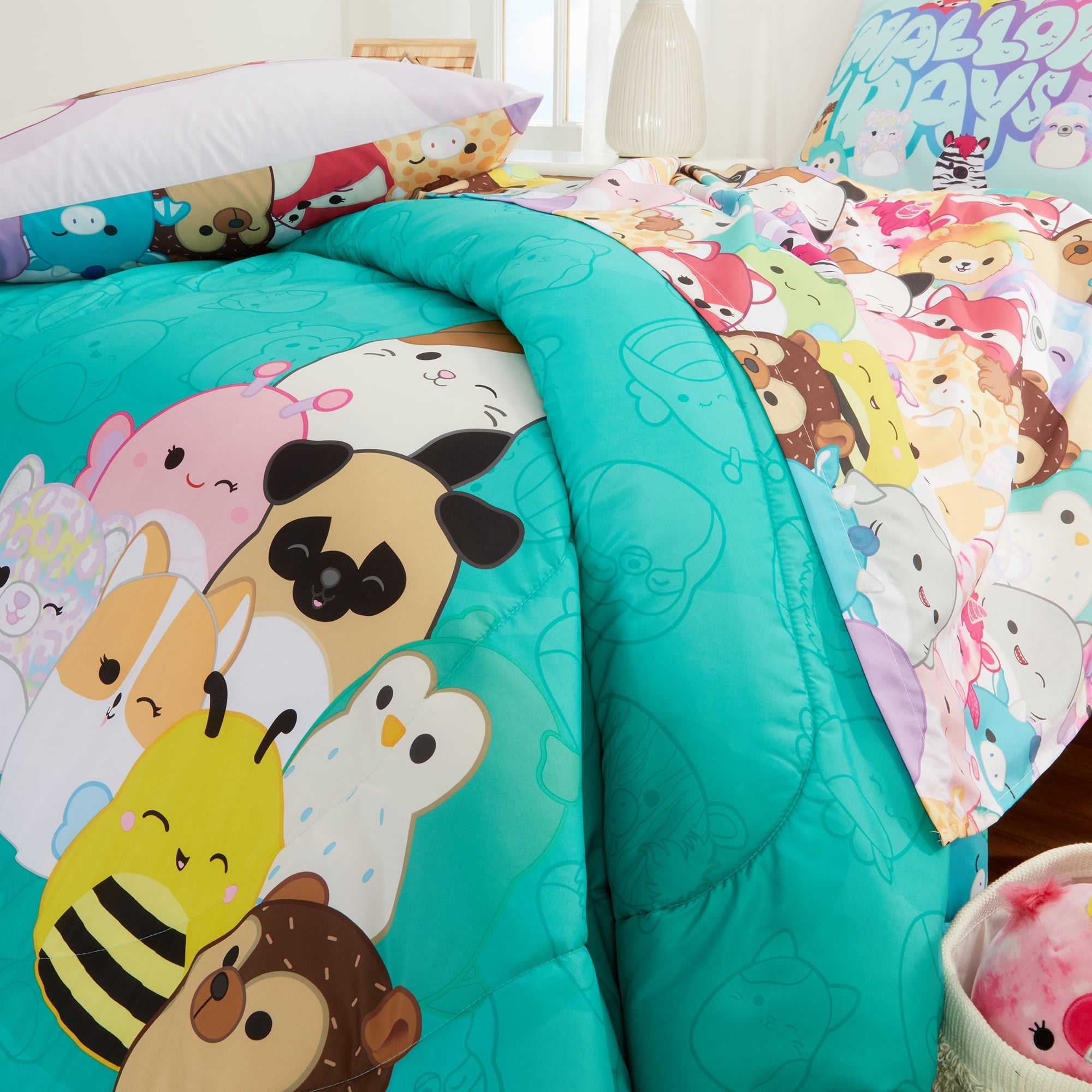All-Season Squishmallows Kids 2 Piece Teal Blue Reversible Comforter and Pillowcase set, Twin/full - All-Season Down Alternative Comforter Insert Detail