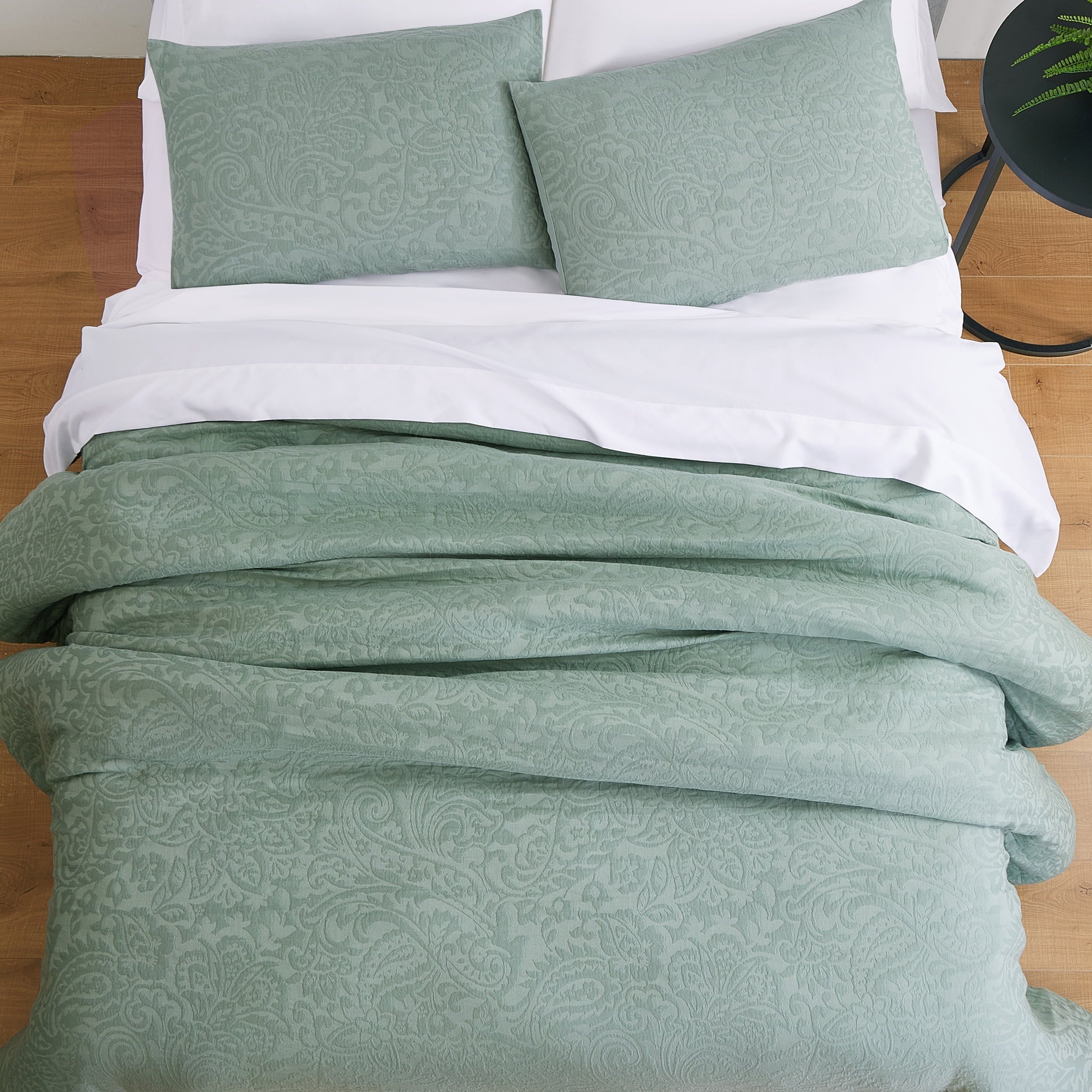 Heavyweight Warmth 3-Piece Sage Floral Comforter Set, Full/Queen - Cloud-Like Soft Lightweight Bed Comforter Detail