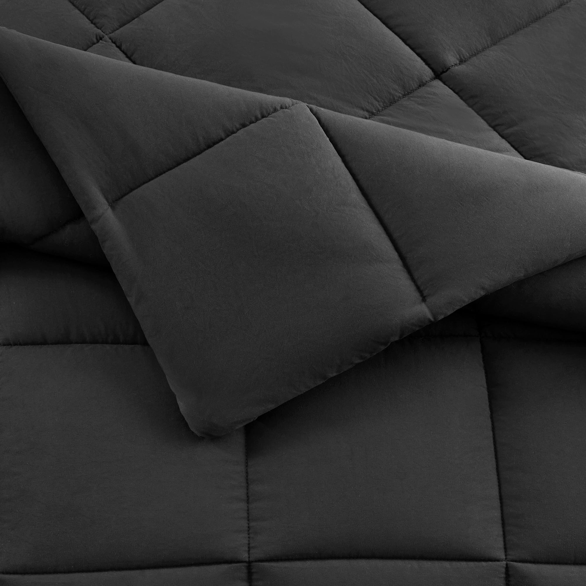 Fluffy Down Alternative All in One Down Alt Reversible Comforter and Sheet set- 5 Piece, Twin, Black - All-Season Down Alternative Comforter Insert Detail