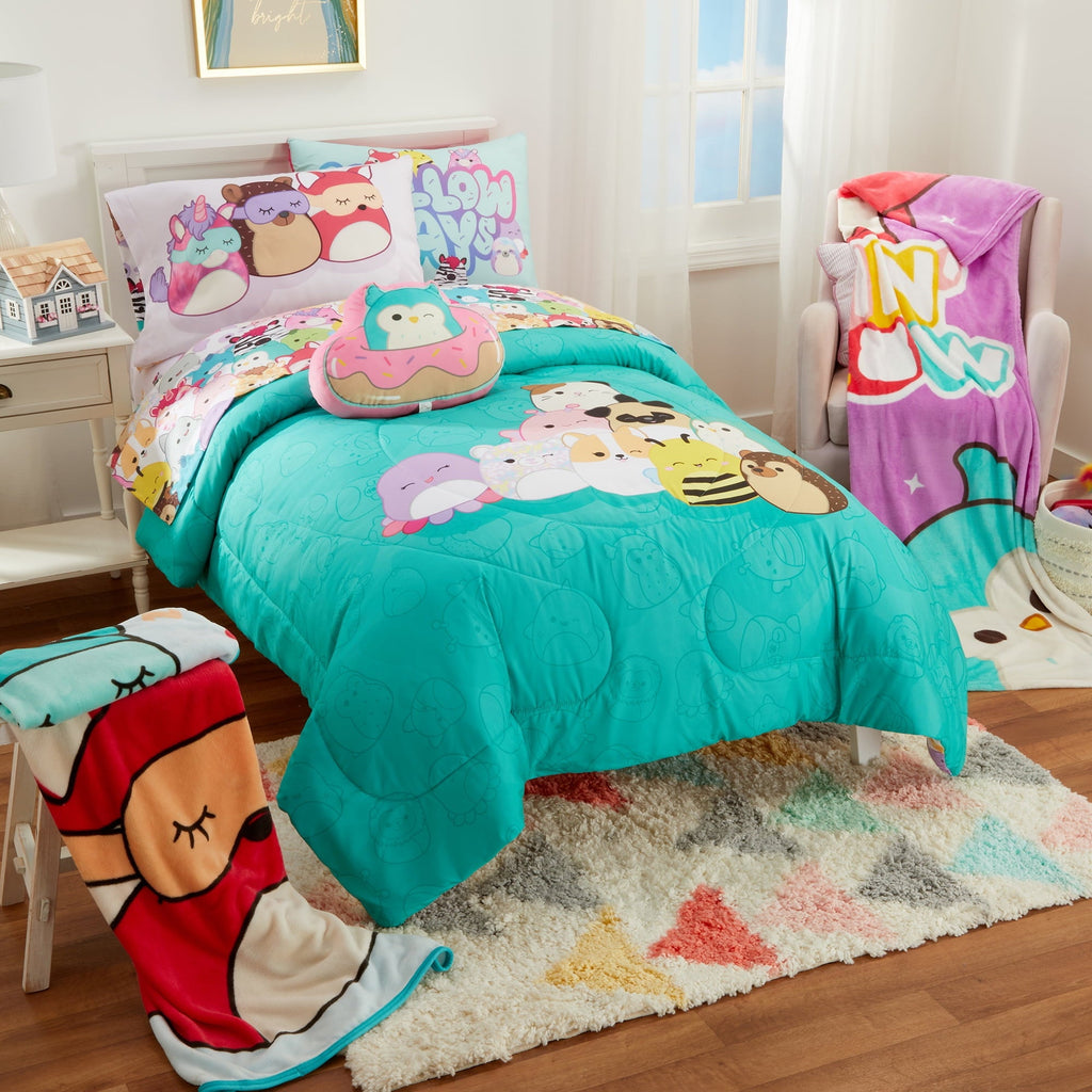 All-Season Squishmallows Kids 2 Piece Teal Blue Reversible Comforter and Pillowcase set, Twin/full - All-Season Down Alternative Comforter Insert Detail