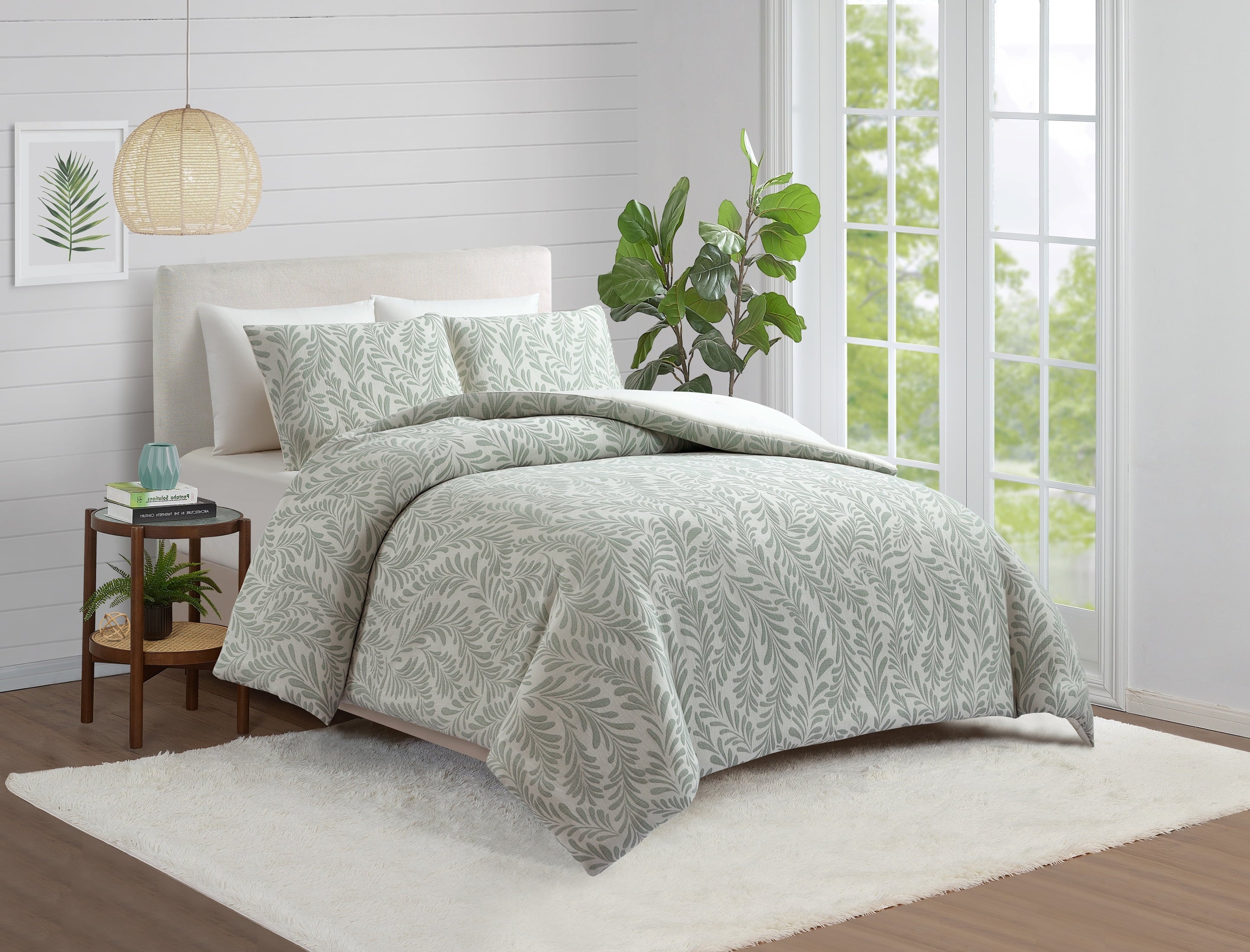 Luxurious Quilted Botanical 3-Piece Comforter Set, Green, Full Queen, All Ages - All-Season Down Alternative Comforter Insert Detail
