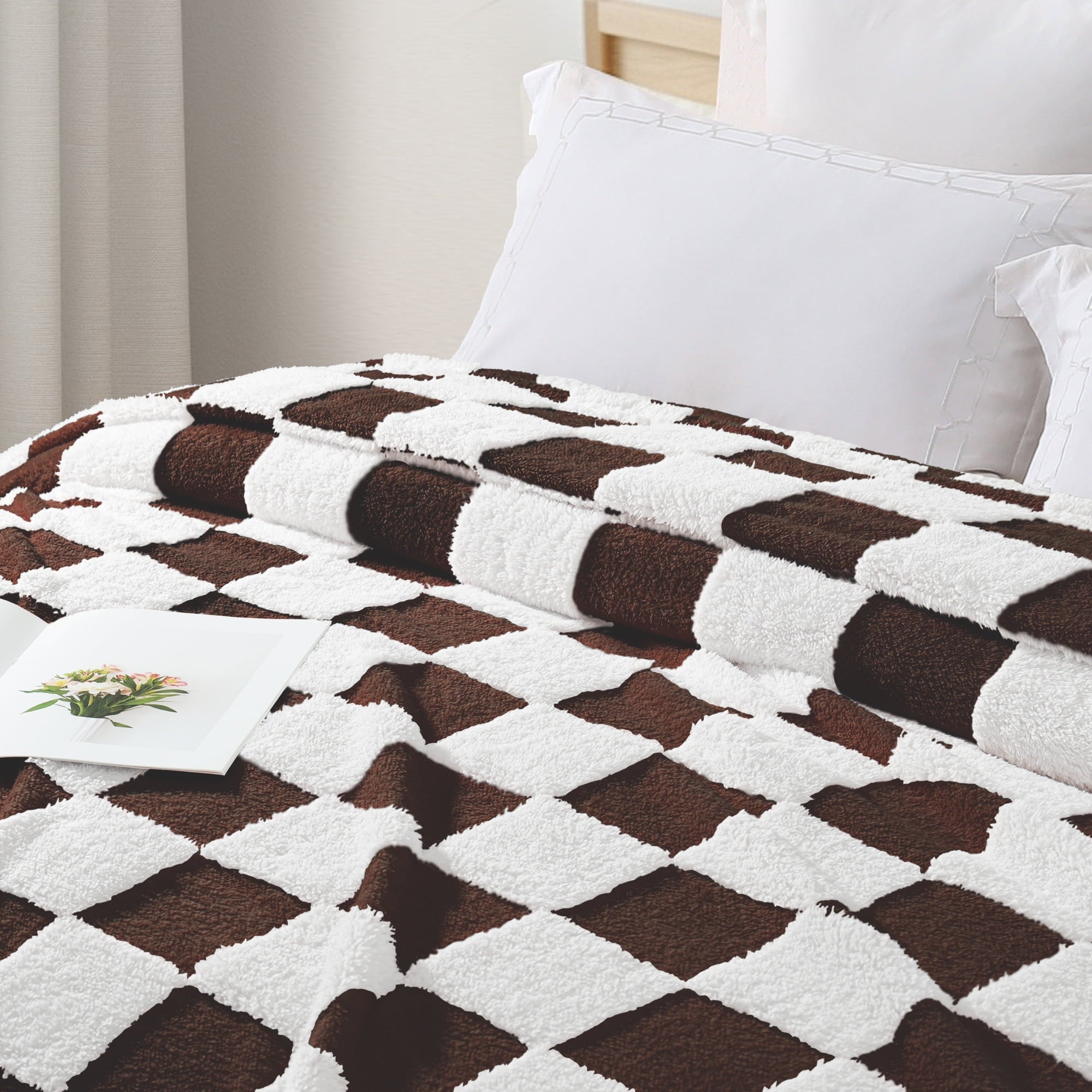 Reversible Sherpa Checkered Throw Blanket, Super Soft and Warm Fluffy Fleece Blanket for Couch, Sofa, Bed, Cute Plaid Pattern, Coffee, ... - Lightweight Plush Warm Blanket for All Seasons Detail