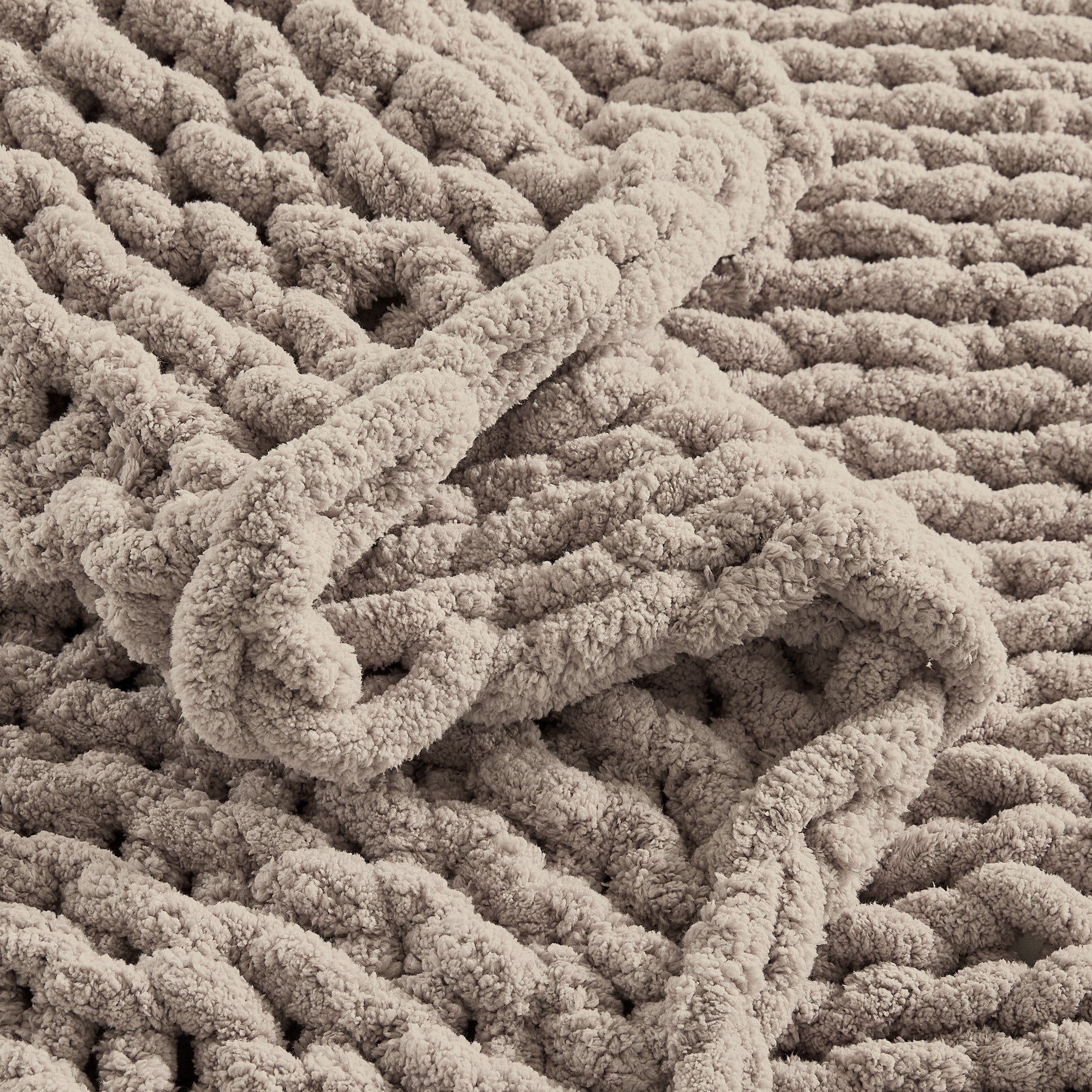 Cozy Fleece Chunky Knit Throw Blanket Handmade Soft Throws for Couch Sofa Bed, 50" x 60" Taupe - Lightweight Plush Warm Blanket for All Seasons Detail