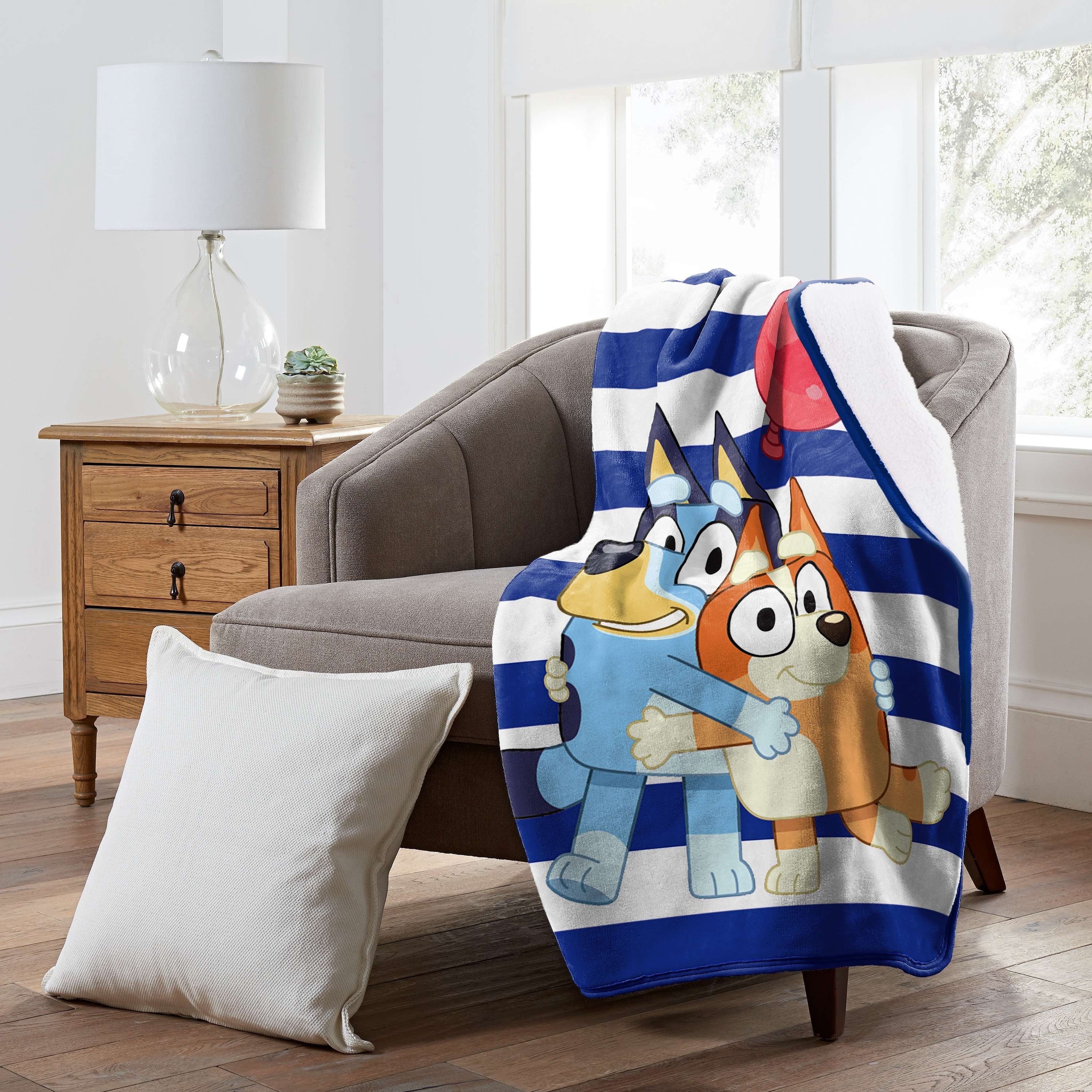 Super Soft Flannel Happy Hugs Kids Silk Touch Throw Blanket with Sherpa Reverse, 46 x 60 inches Blue – Soft Plush Fleece Throw Blanket - Cozy Fleece Throw Blanket for Couch & Bed Detail