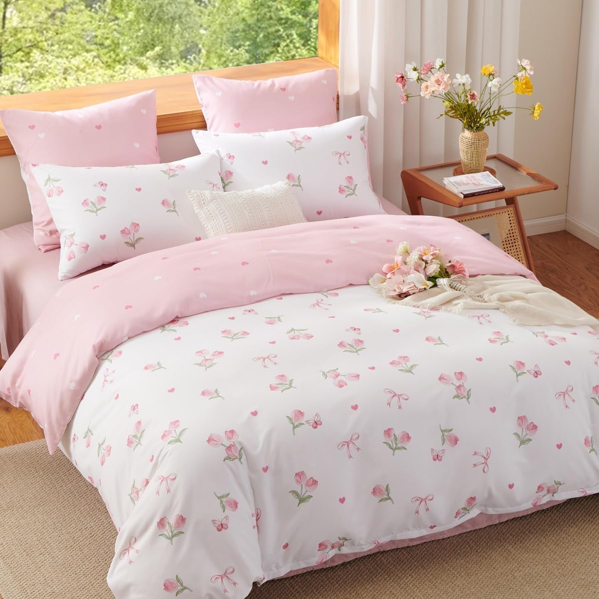 Hypoallergenic Cloud Pink Tulip Queen Comforter Set, 3-Piece Pink Flowers Reversible Soft Bedding Set or Adults All Season - Hypoallergenic Ultra-Fluffy Quilt for Winter Detail