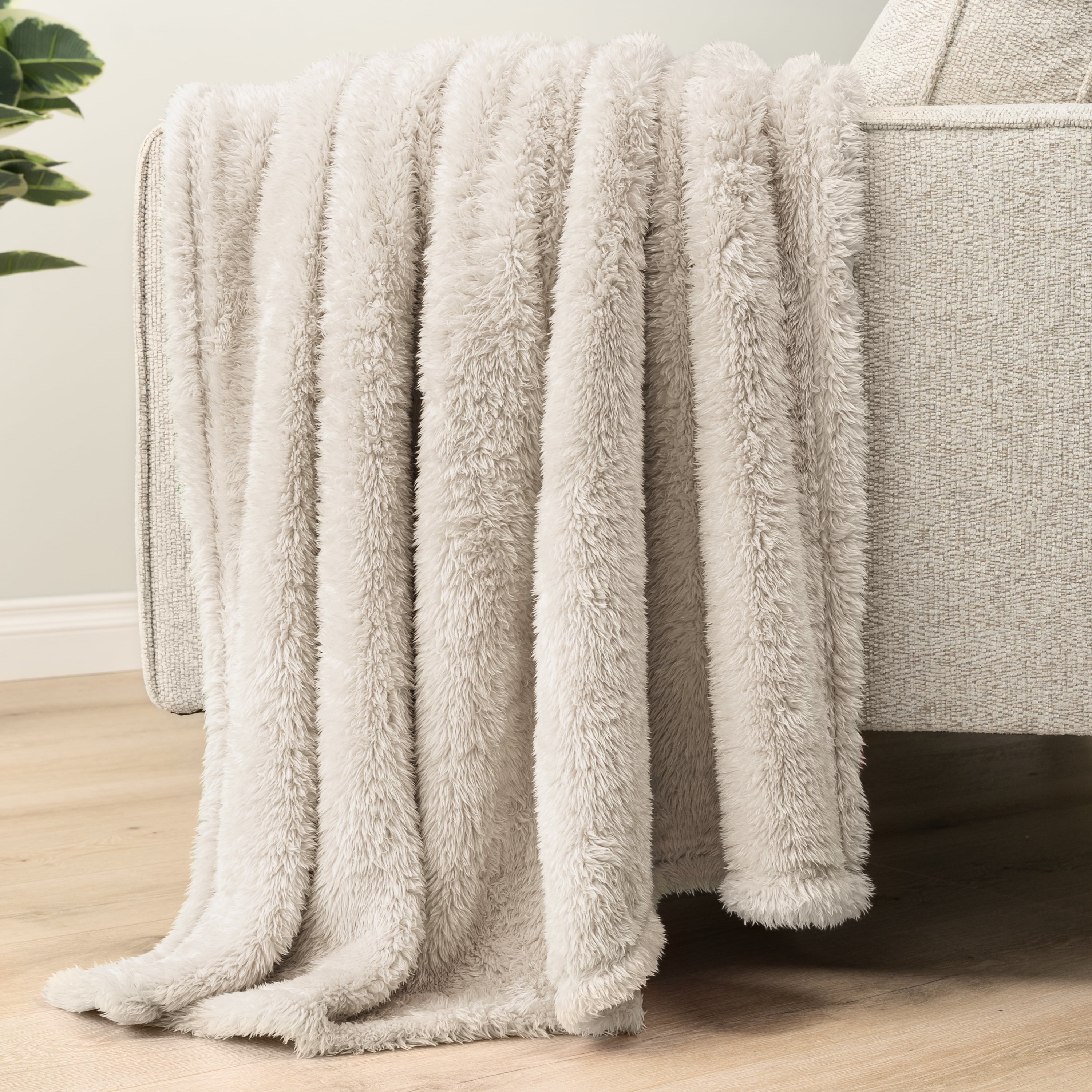 Reversible Sherpa Sherpa Throw Blanket For Couch Sofa, Cream Beige Fluffy Warm Plush Blanket for Bed, Cozy Super Soft Lightweight Throw... - Lightweight Plush Warm Blanket for All Seasons Detail